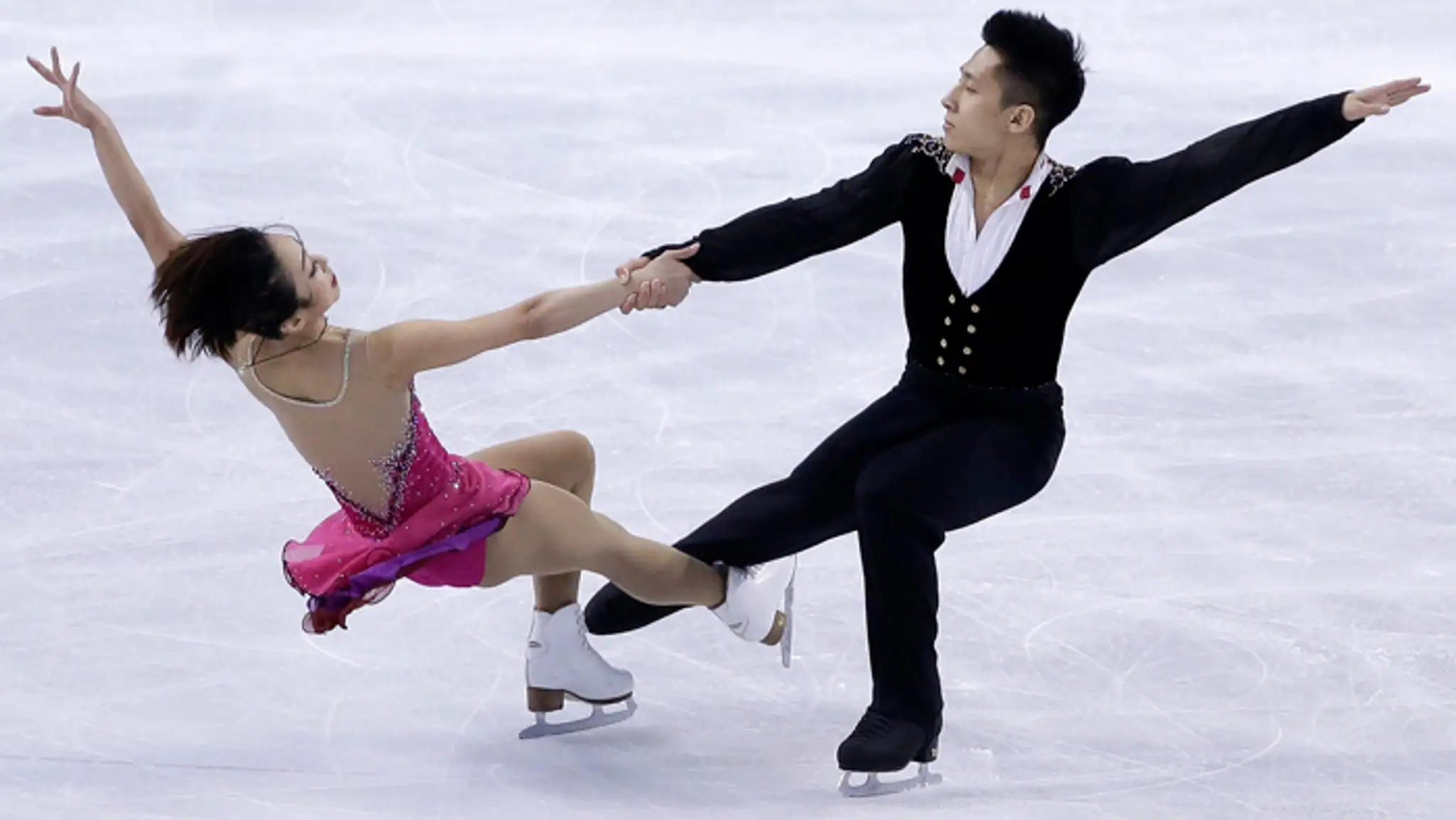 Čínska športová dvojica Suej Wen-ťing a Chan Cchung.