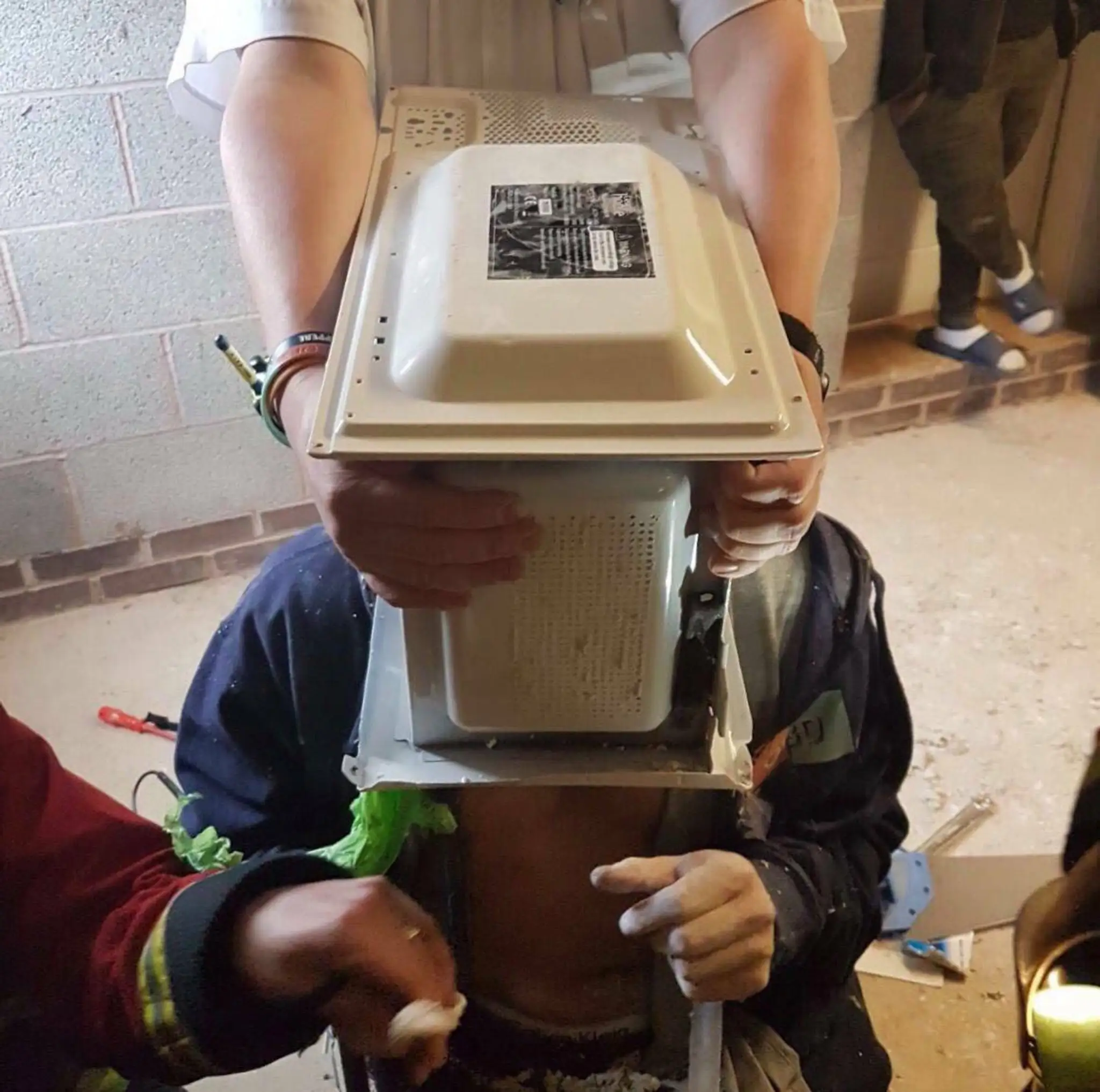Žart sa vymkol kamarátom z rúk. 