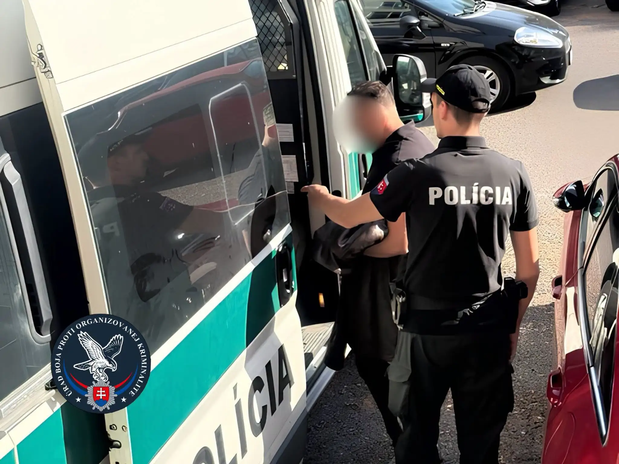 ZADRŽANIE MUŽA OBVINENÉHO Z OBCHODOVANIA S ĽUĎMI (5)