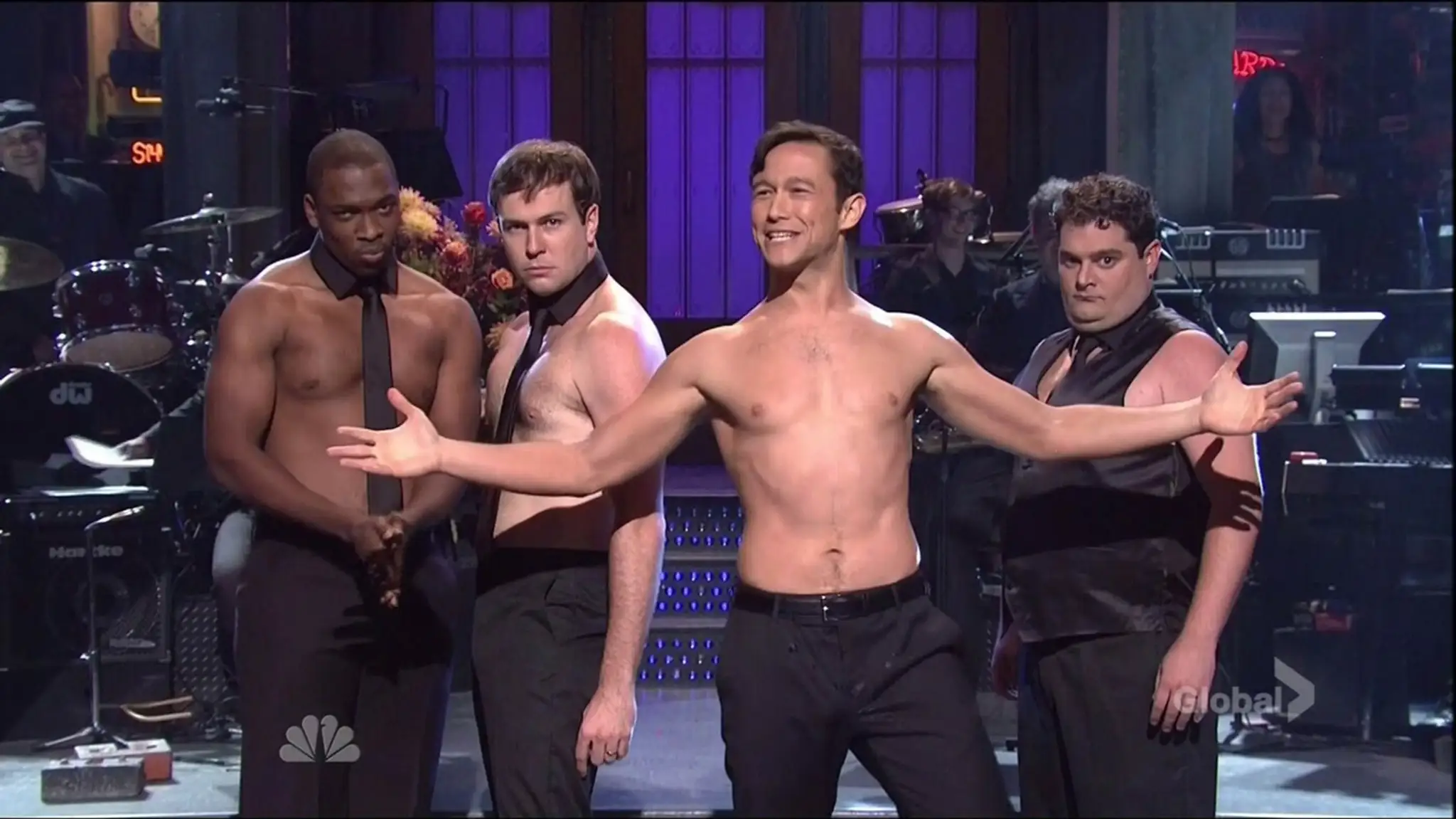 Joseph Gordon-Levitt vpredu.
