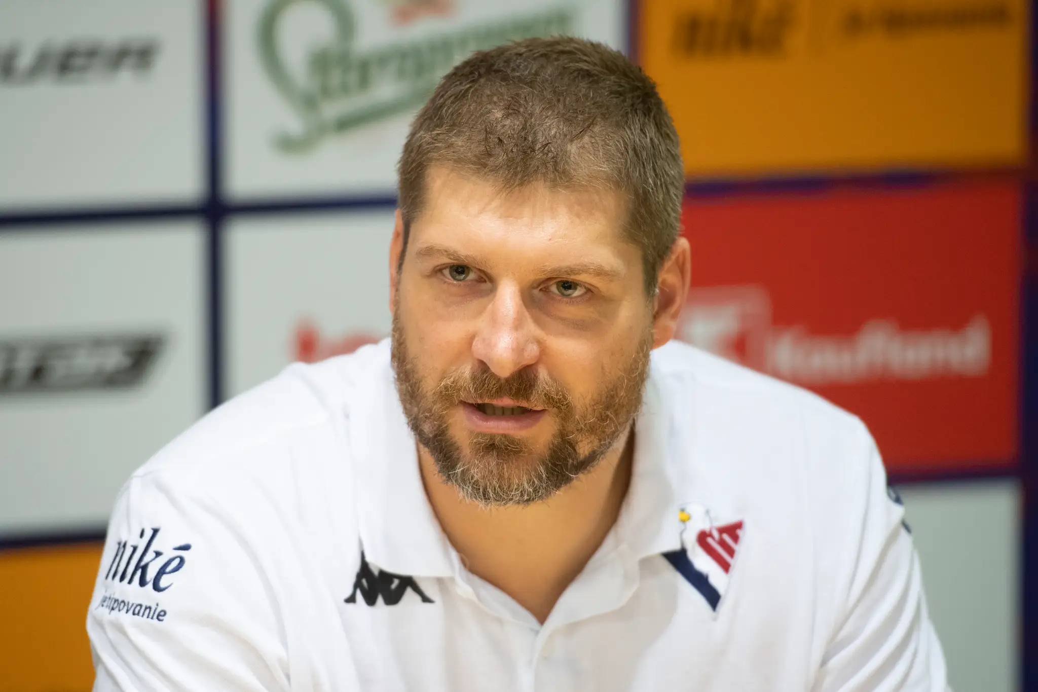 Kapitán HC Slovan Bratislava Michal Sersen počas tlačovej konferencie pred štartom sezóny.