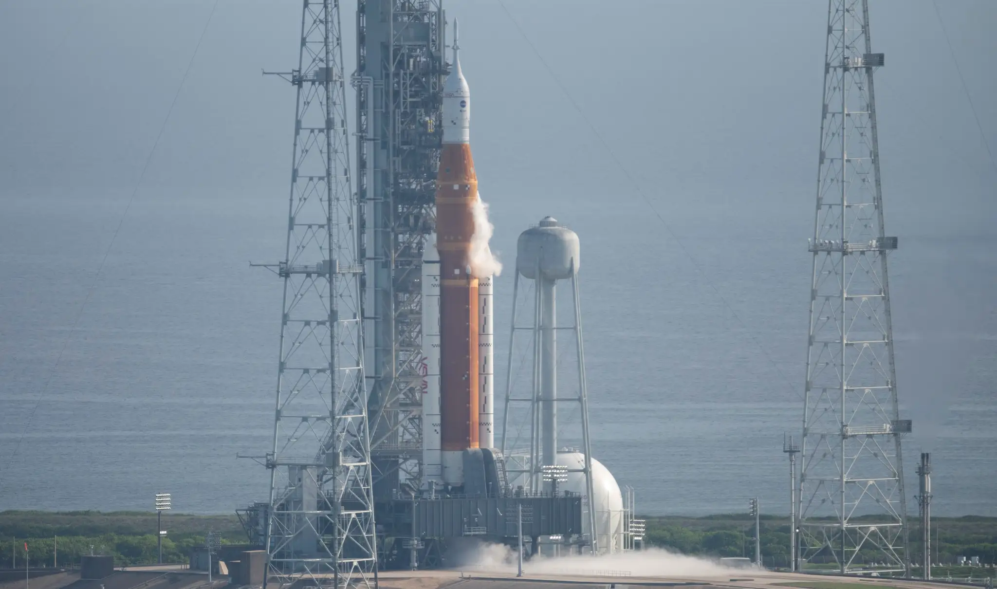 Štart rakety opäť odložili.