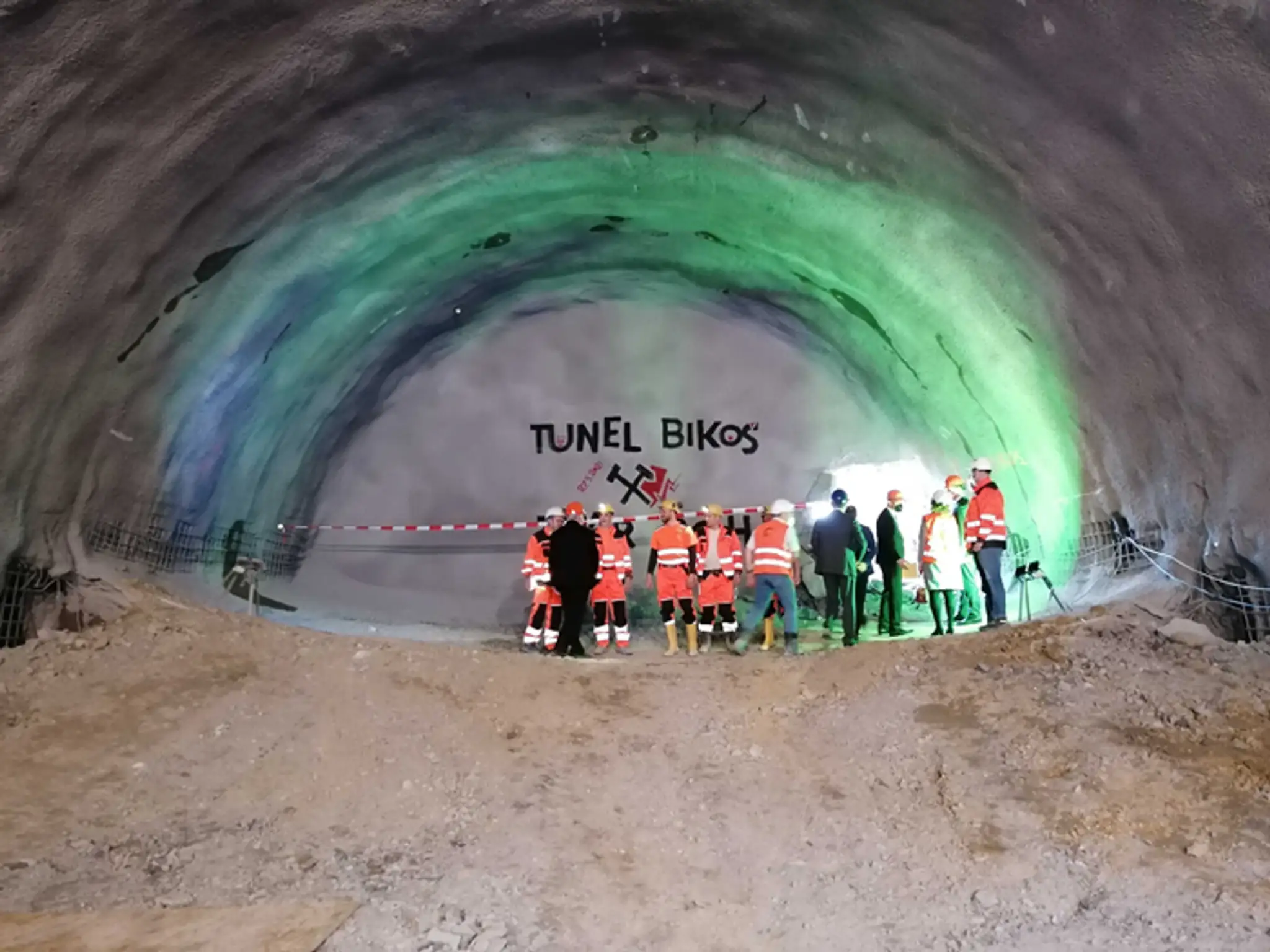 Prerazili tunel Bikoš na severnom obchvate Prešova.