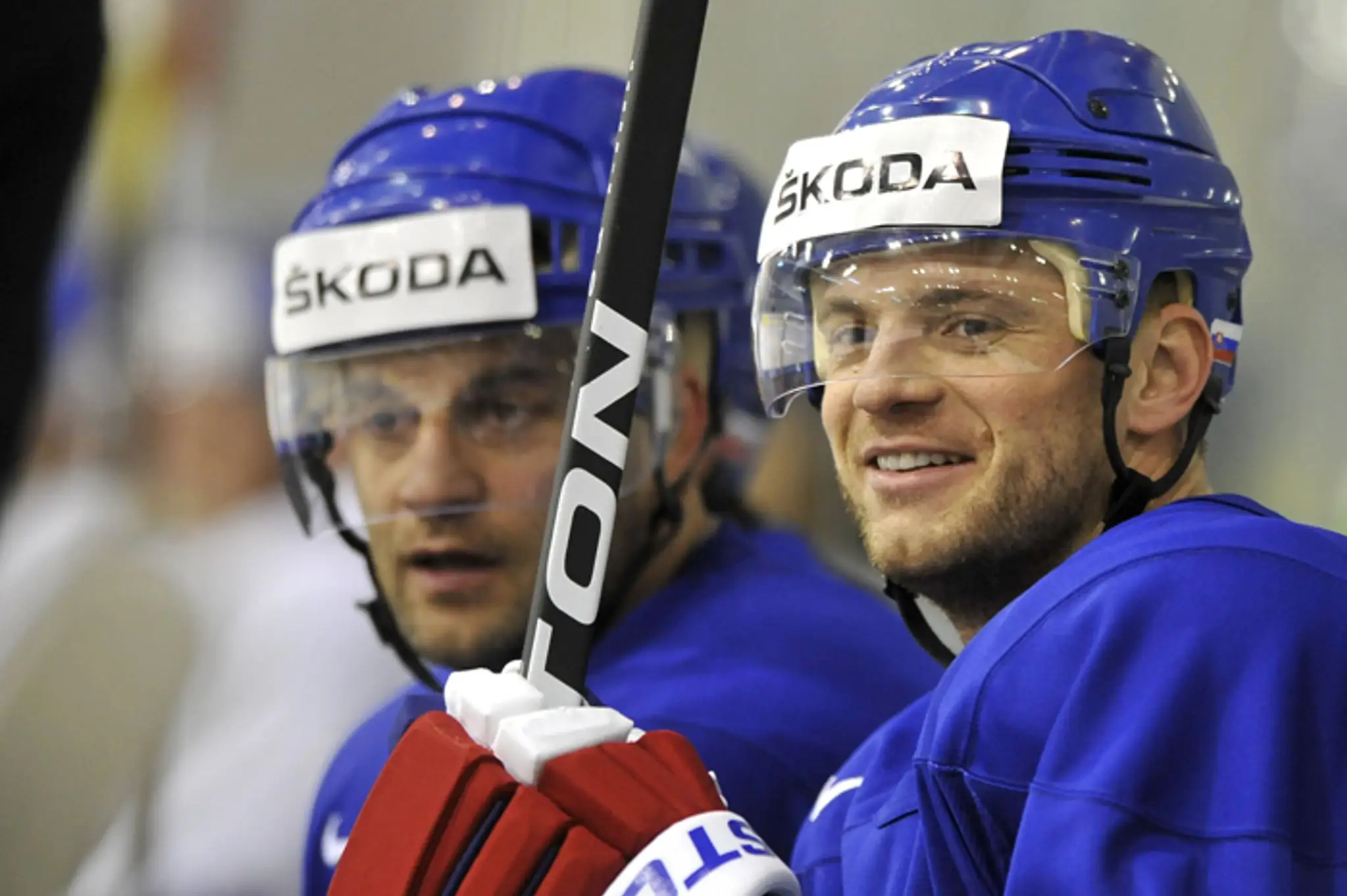 Marián Gáborík a Pavol Demitra na archívnej snímke z 5. mája 2011 na MS v Bratislave.