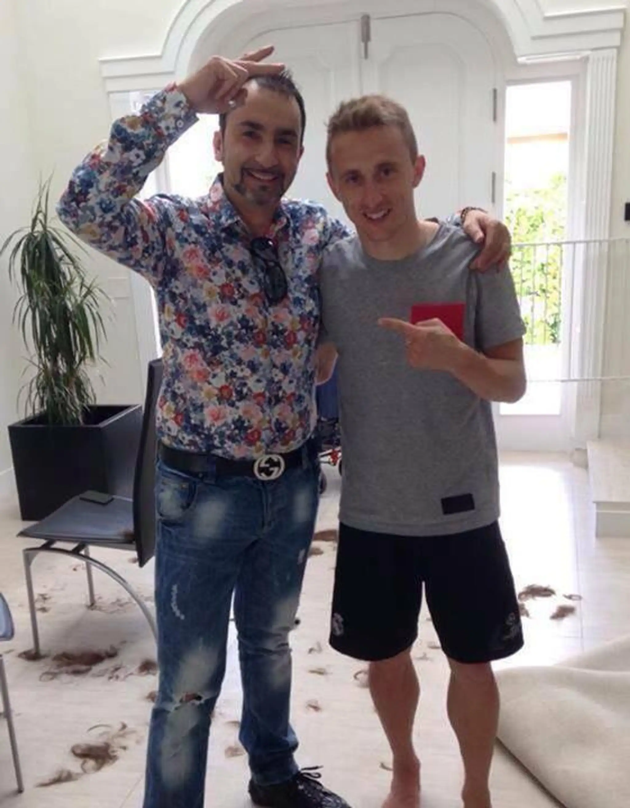 Luka Modrič sa novým účesom pochválil na Facebooku.