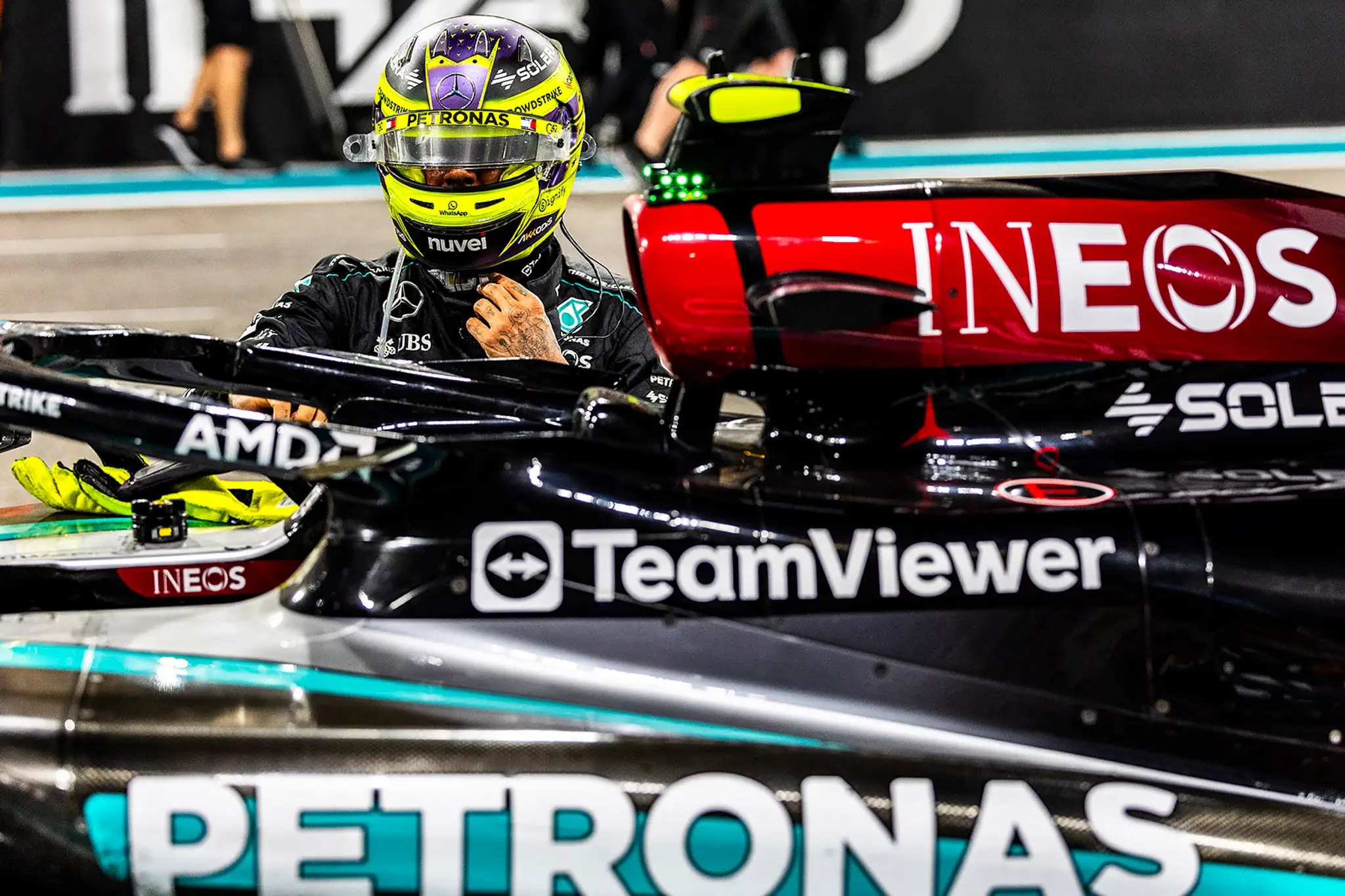 Lewis Hamilton sa po rokoch rozlúčil s Mercedesom.
