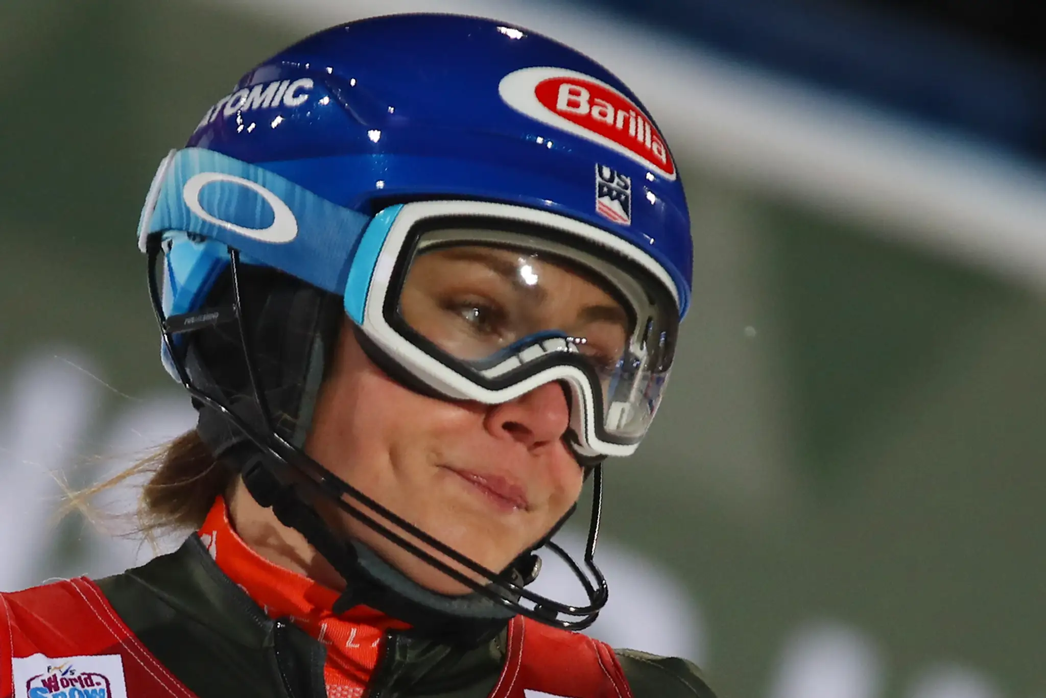 Alpská lyžiarka Petra Vlhová oslavuje triumf v slalome vo Flachau.