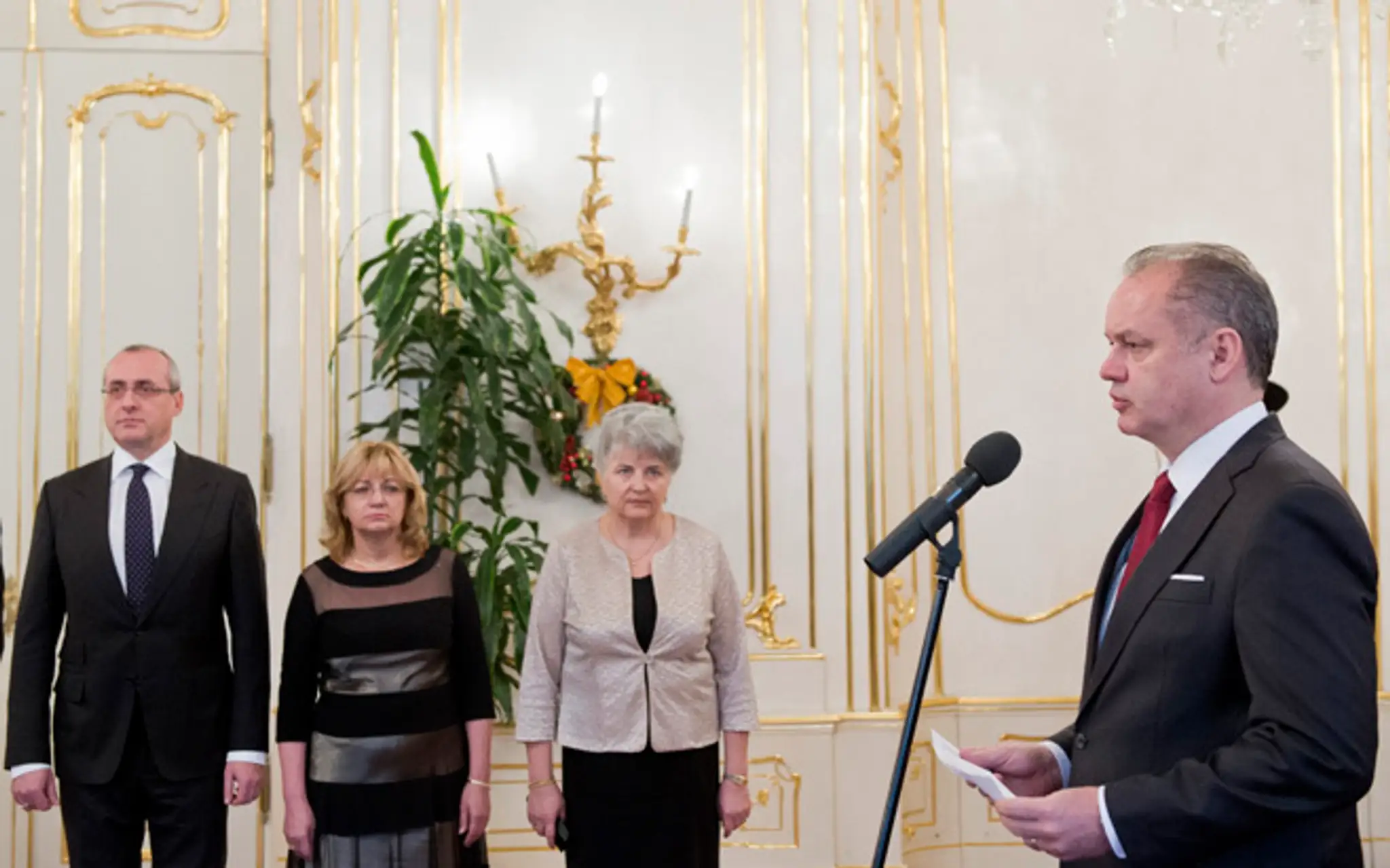 Prezident Andrej Kiska vymenoval sudcov za prítomnosti ministra Tomáš Boreca.