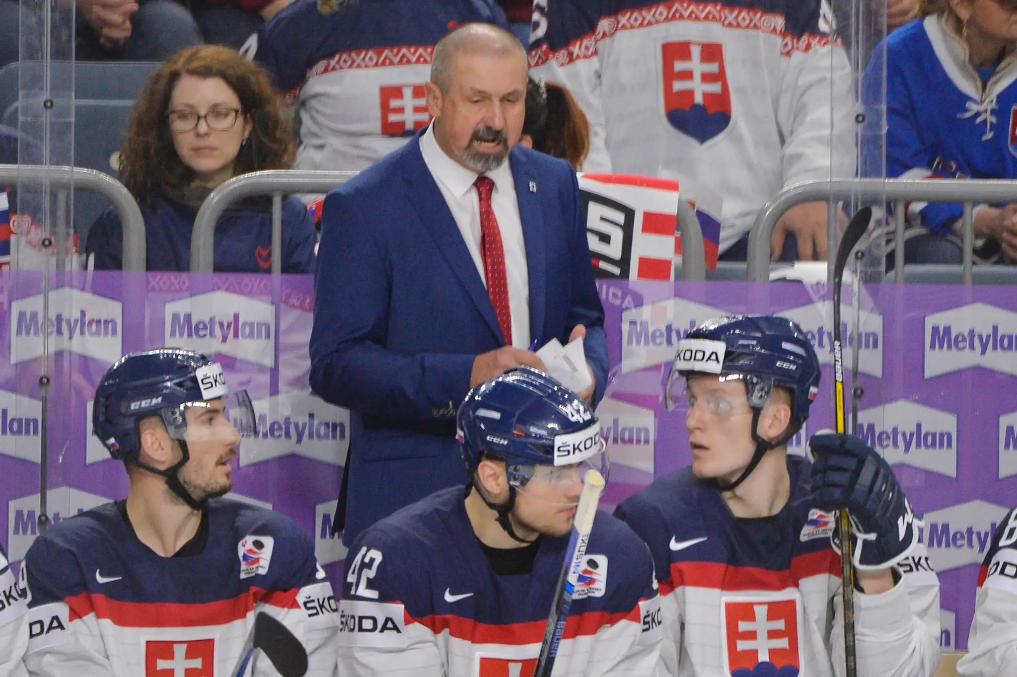 Tréner slovenskej reprezentácie Zdeno Cíger v zápase s Lotyšmi na MS 2017.