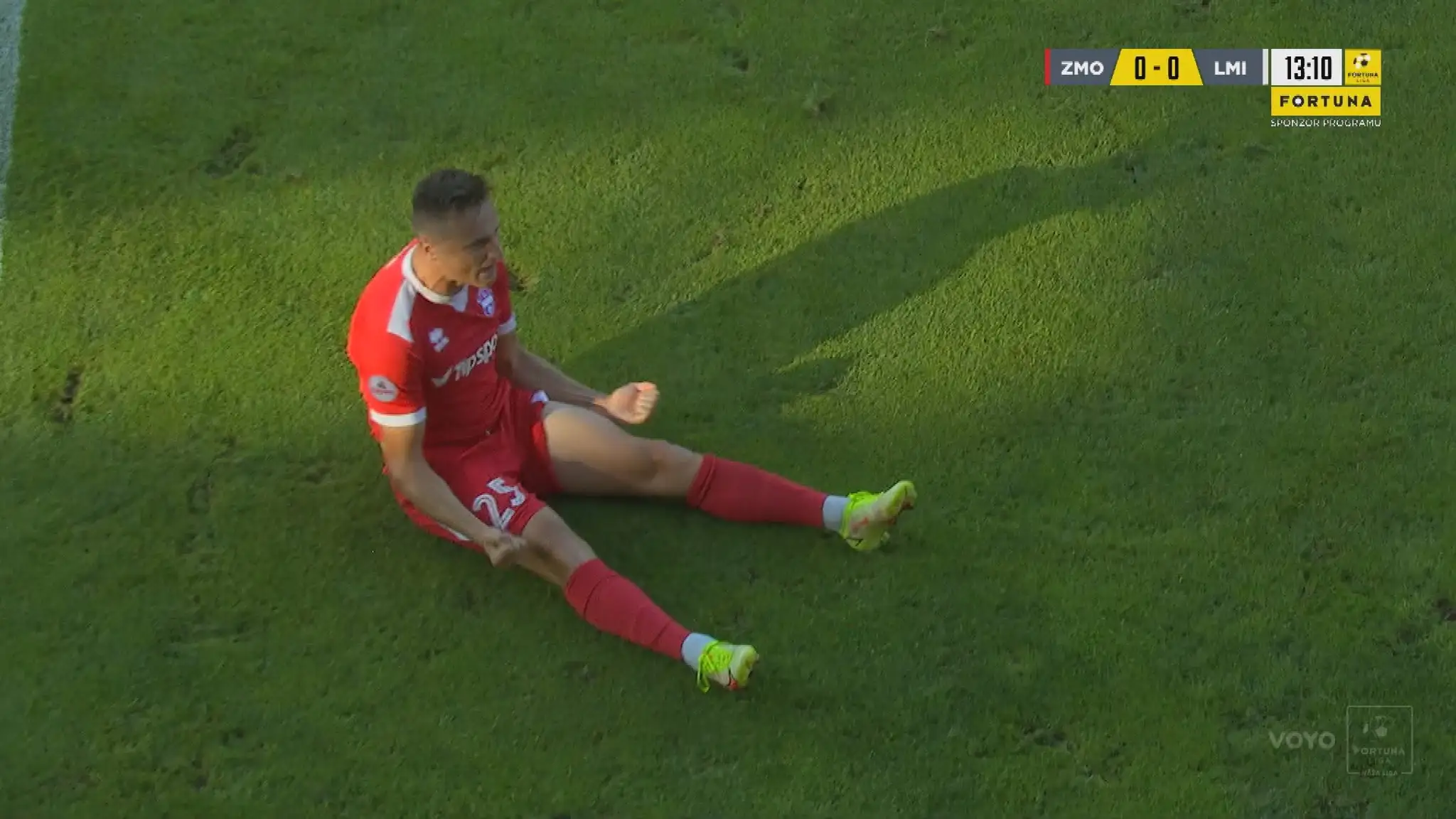 Samel Suľa ZM sa teší z gólu.