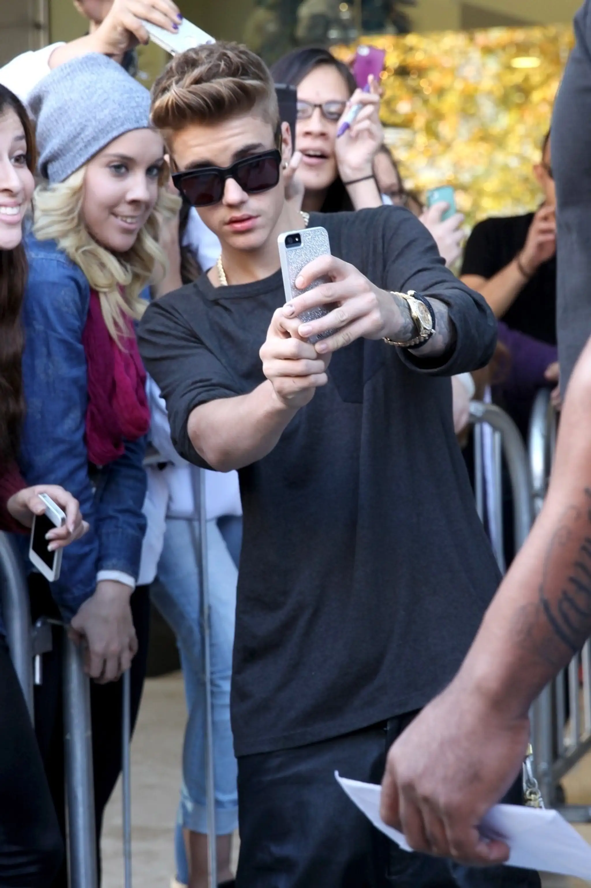 Justin Bieber s fanúšičkami