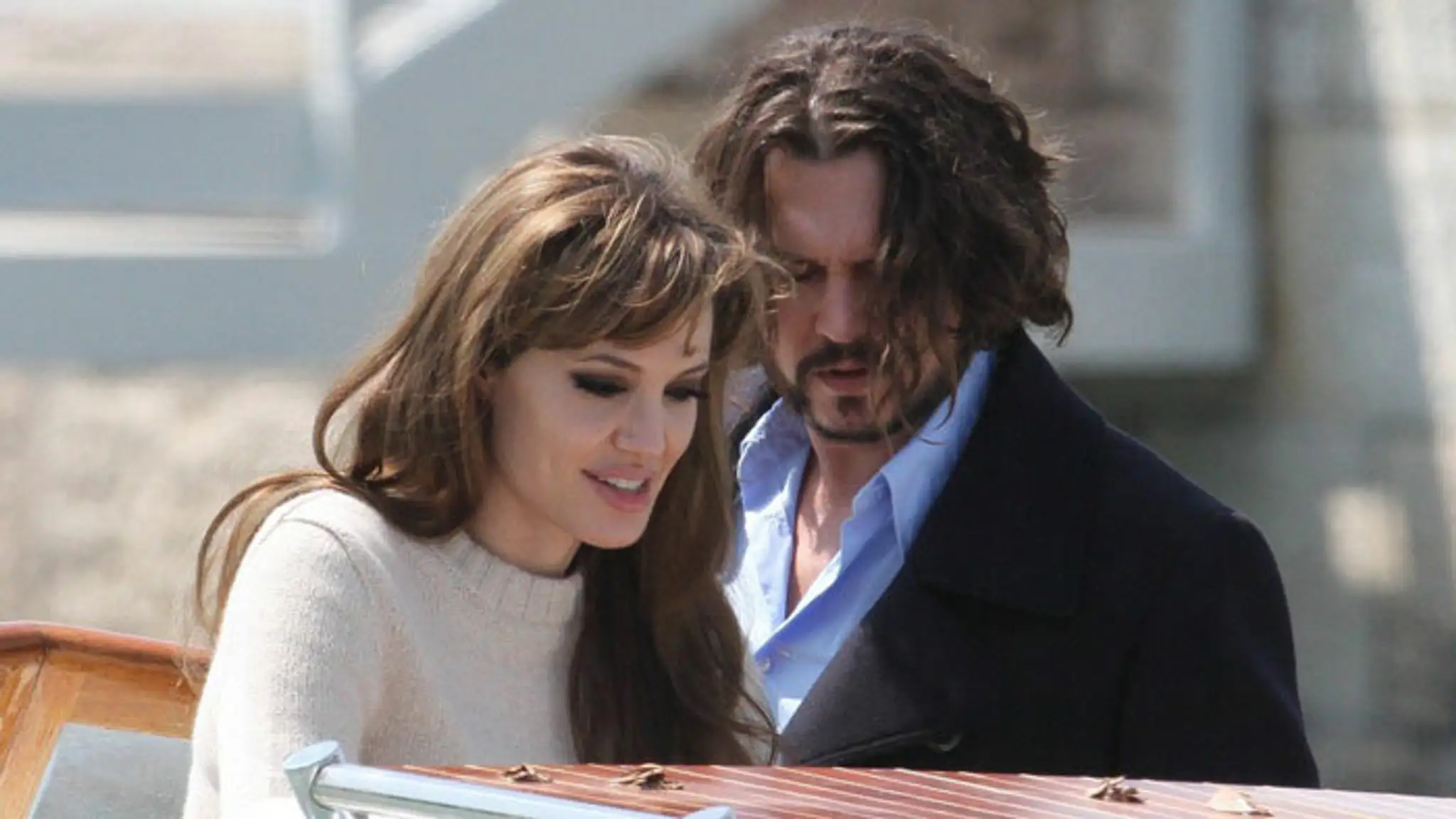 Angelina Jolie a Johnny Depp pri nakrúcaní filmu Turista