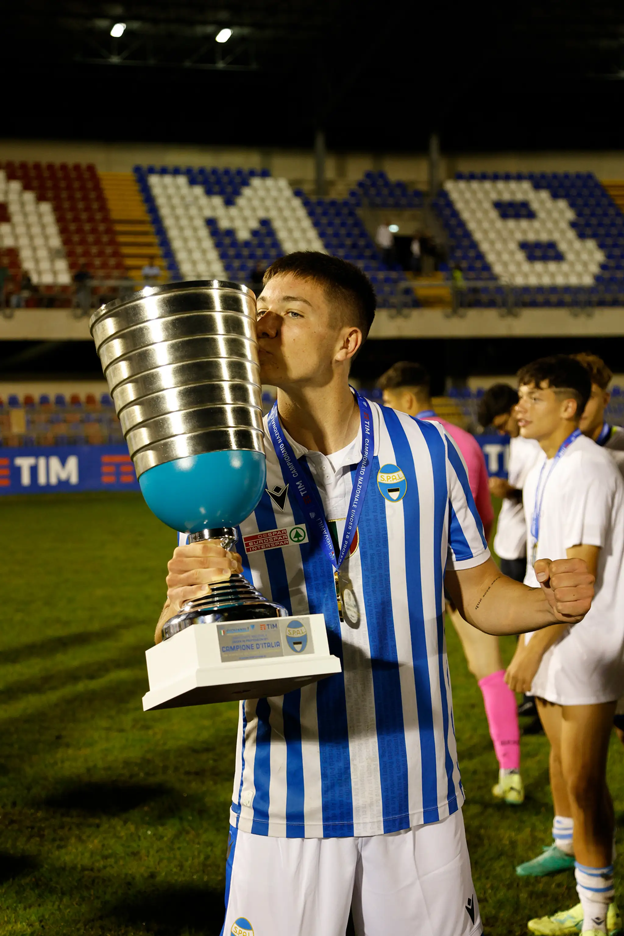 S majstrovskou trofejou za Spal.