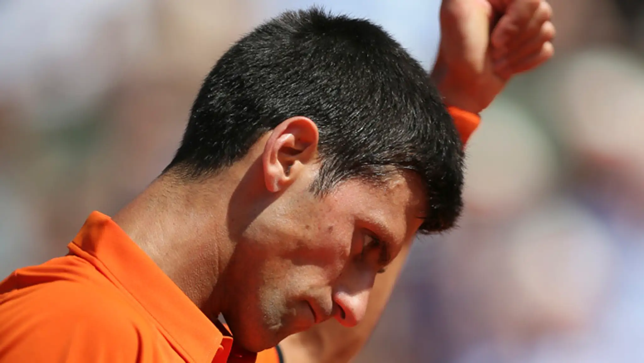 Novak Djokovič v zápase proti Rafaelovi Nadalovi.