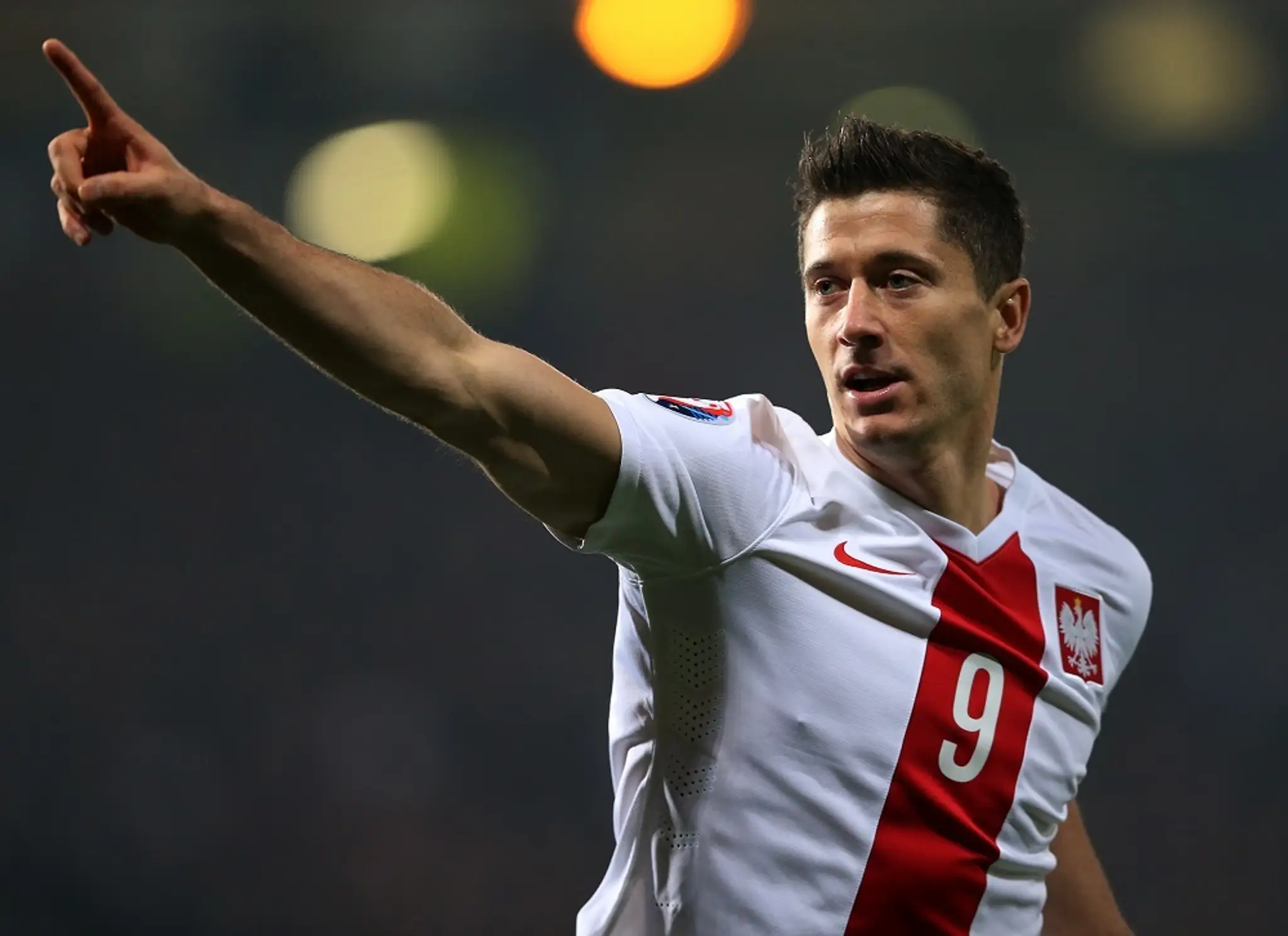 Poľský futbalista Robert Lewandowski vyrovnal rekord v počte gólov v kvalifikáciách o postup na ME.jpg