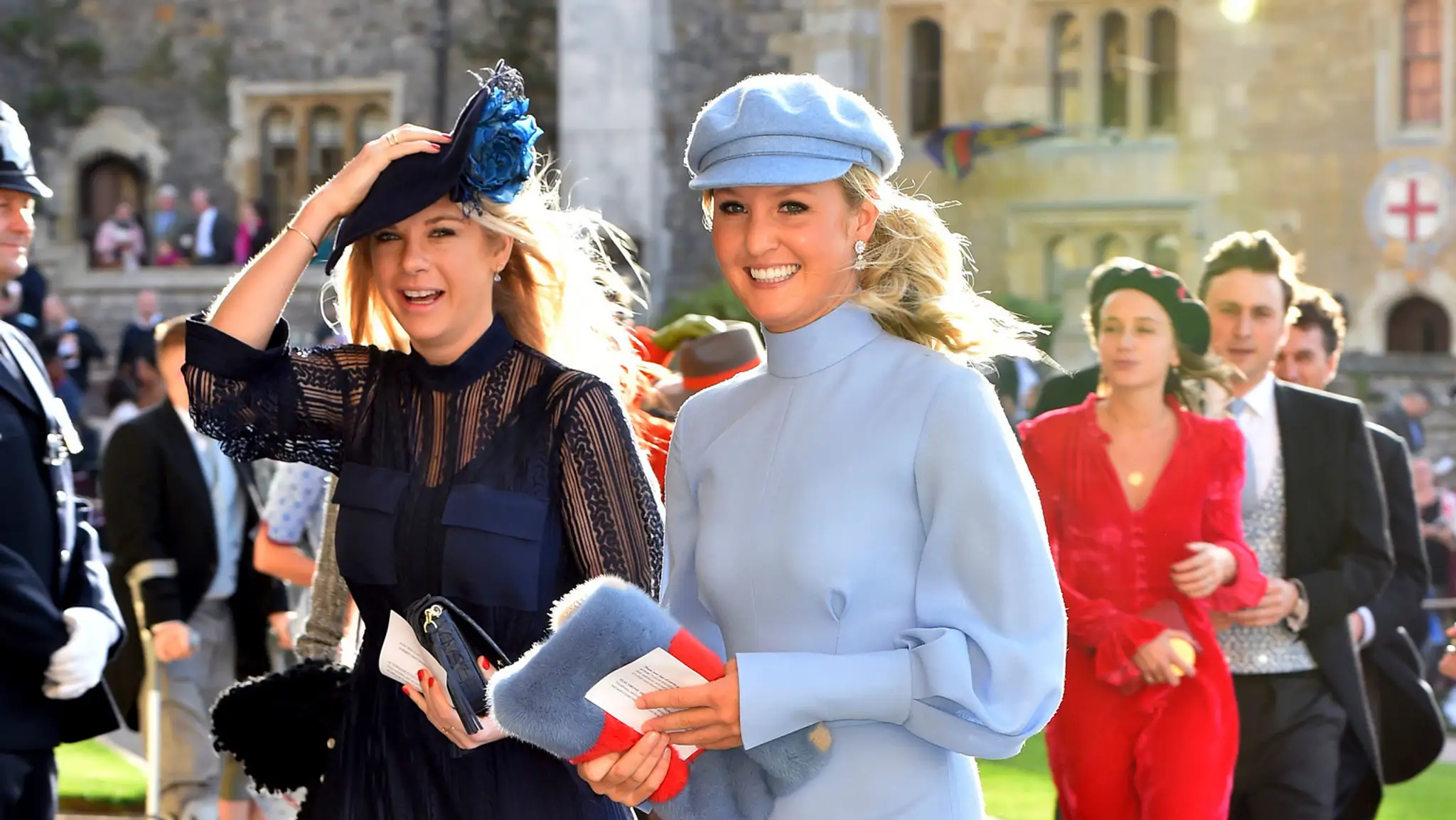 Bývalá priateľka princa Harryho Chelsy Davy s kamarátkou. 