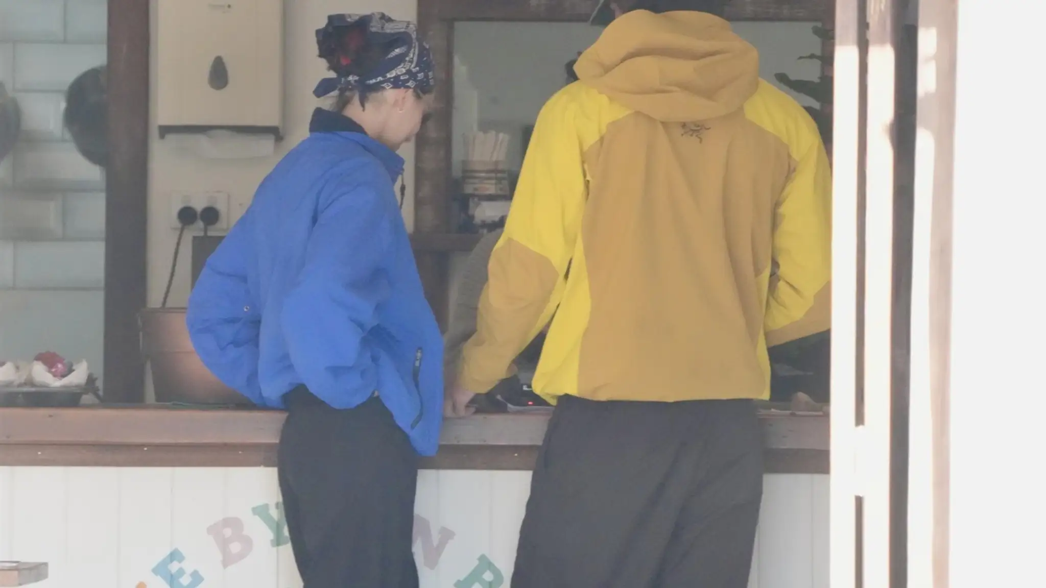 Jacob Elordi a Kendall Jenner v Byron Bay.