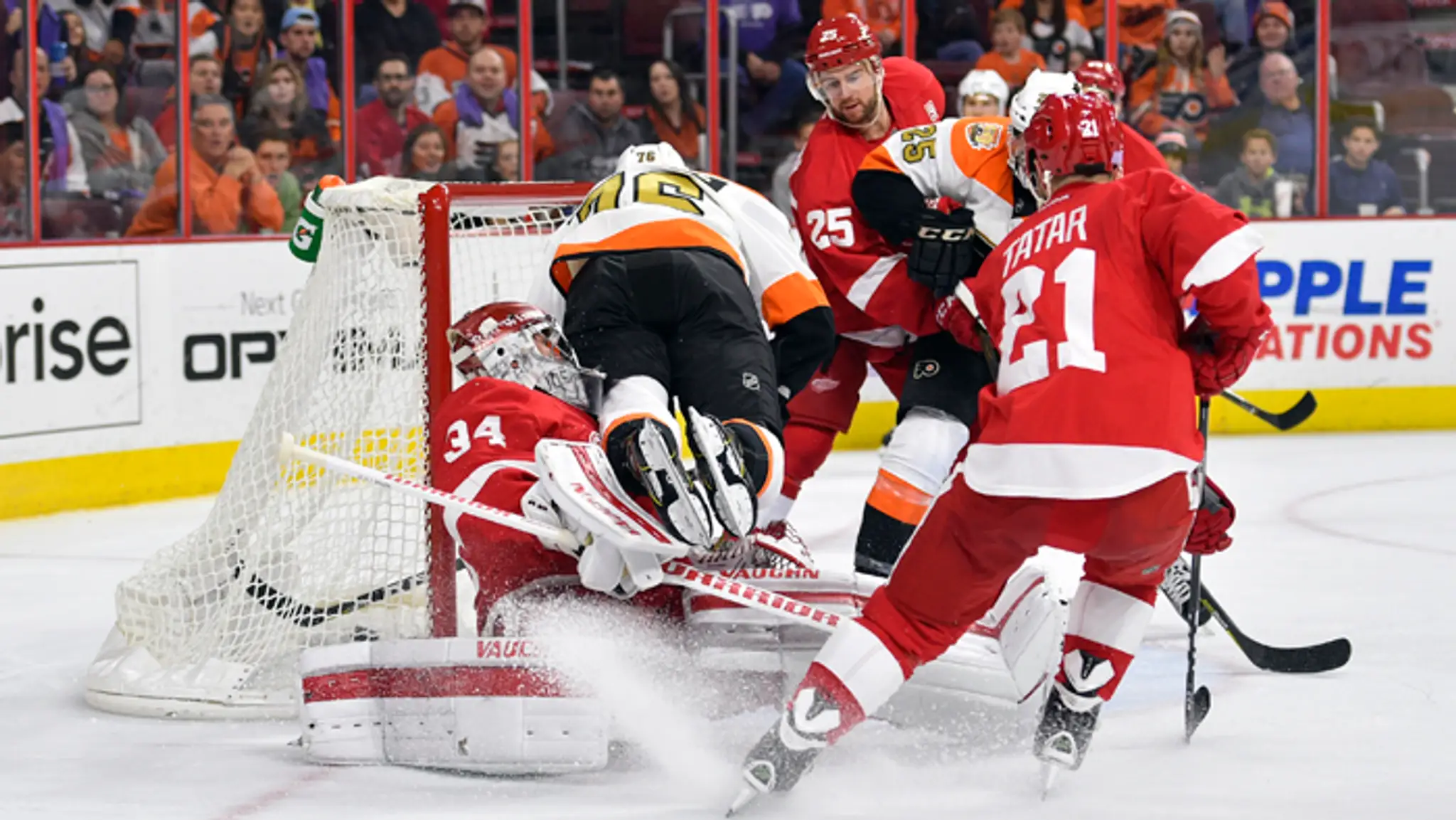 Tomáš Tatar si v zápase NHL na ľade Philadelphie pripísal asistenciu.