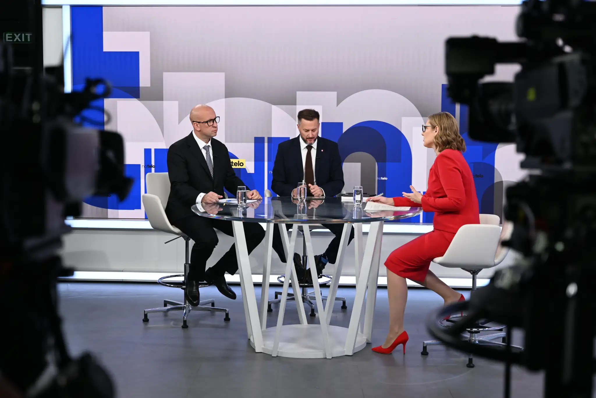 Jozef Ráž, Matúš Vallo a Karolína Lacová v relácii Na telo