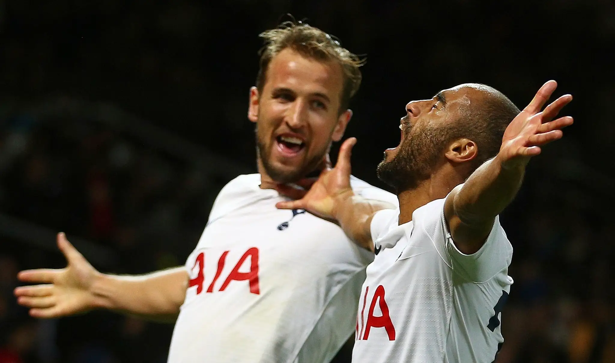 Lucas Moura oslavuje svoj druhý gól do siete Manchestru United.