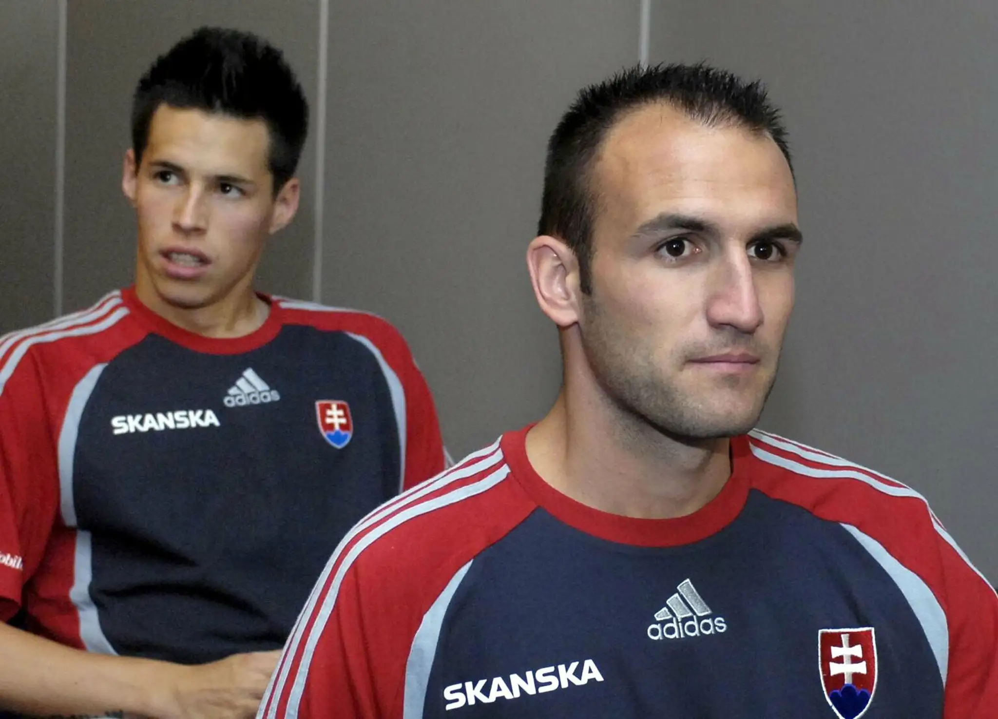 Robert Vittek a Marek Hamšík počas zrazu slovenskej futbalovej reprezentácii v kvalifikácii na EURO 2008.