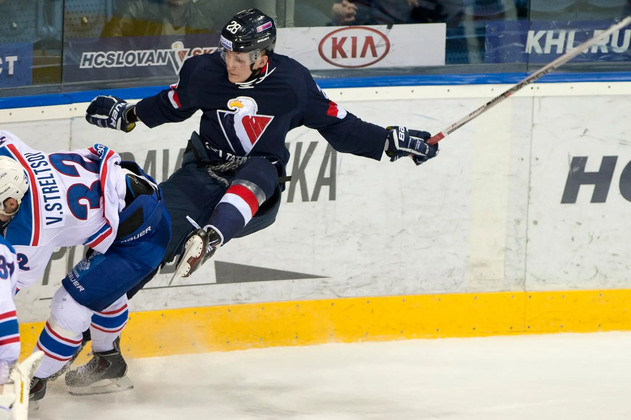 Slovan prehral v dueli KHL s Ladou Togliatti.