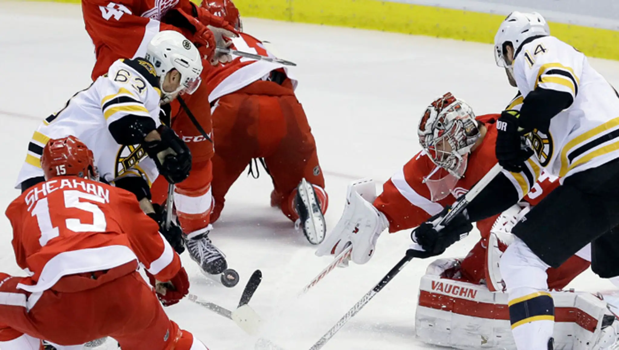 Hokejisti Detroitu Red Wings zdolali v noci na pondelok v zámorskej NHL Boston Bruins.