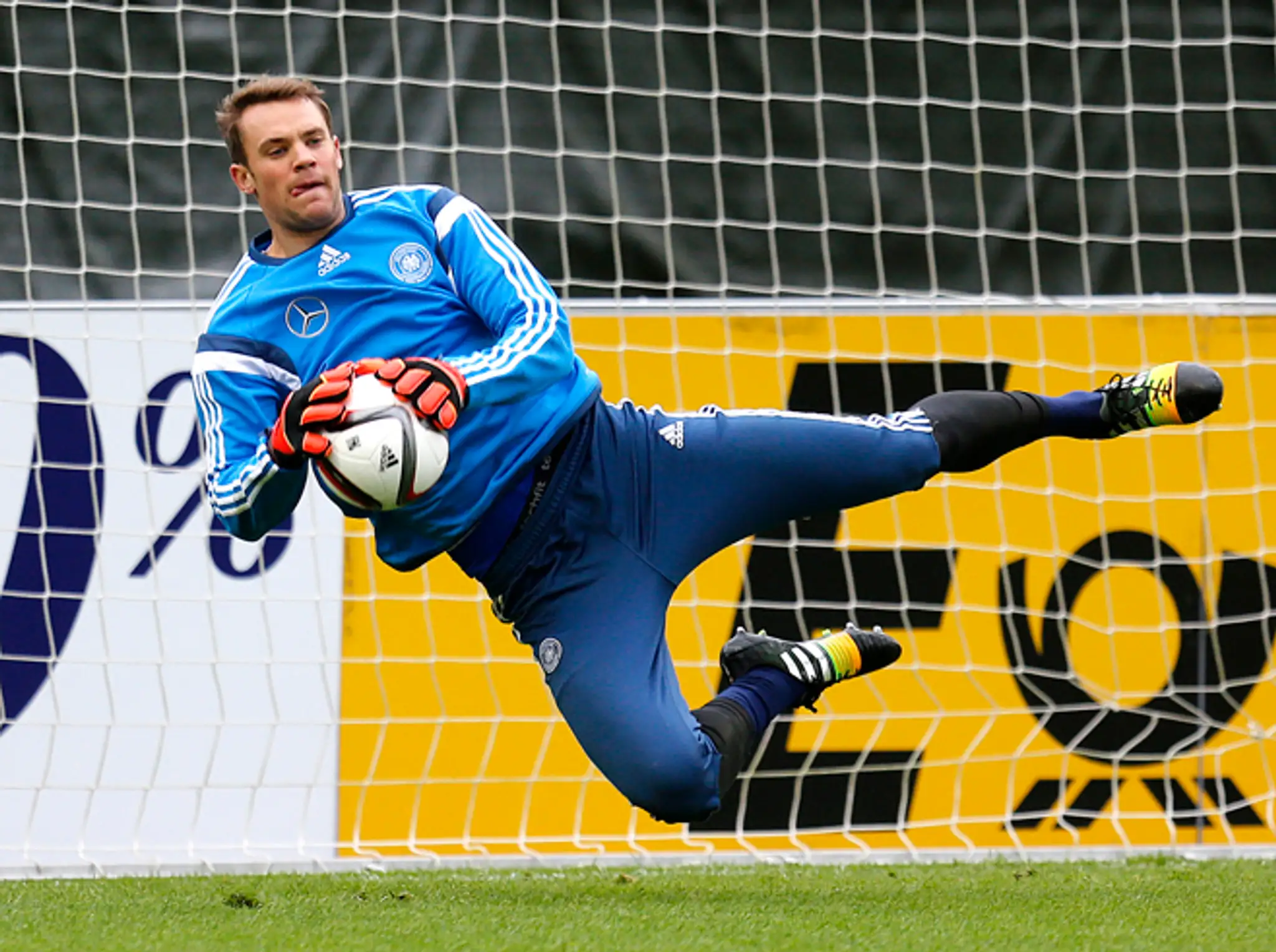 Nemecký brankár Manuel Neuer.