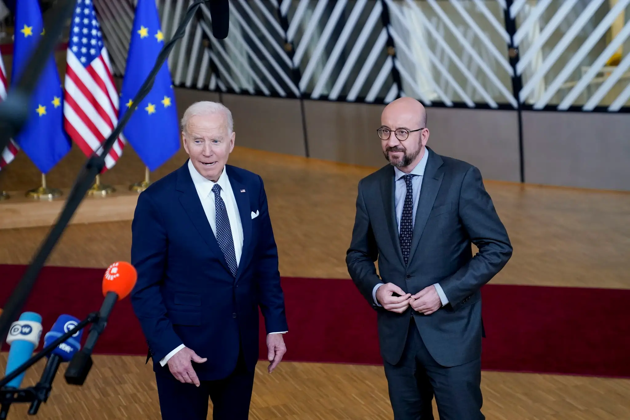 Americký prezident Joe Biden a predseda Európskej rady Charles Michel.