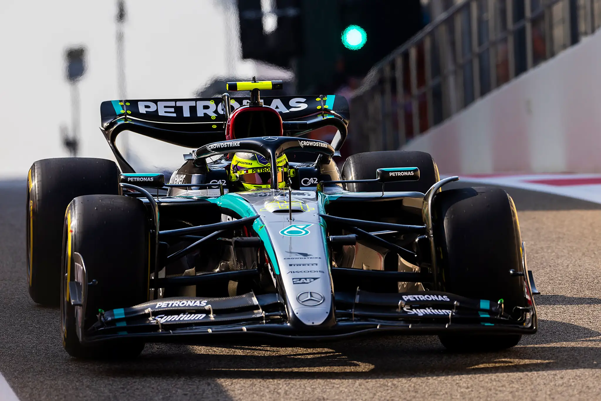 Lewis Hamilton absolvoval posledné preteky vo farbách Mercedesu.