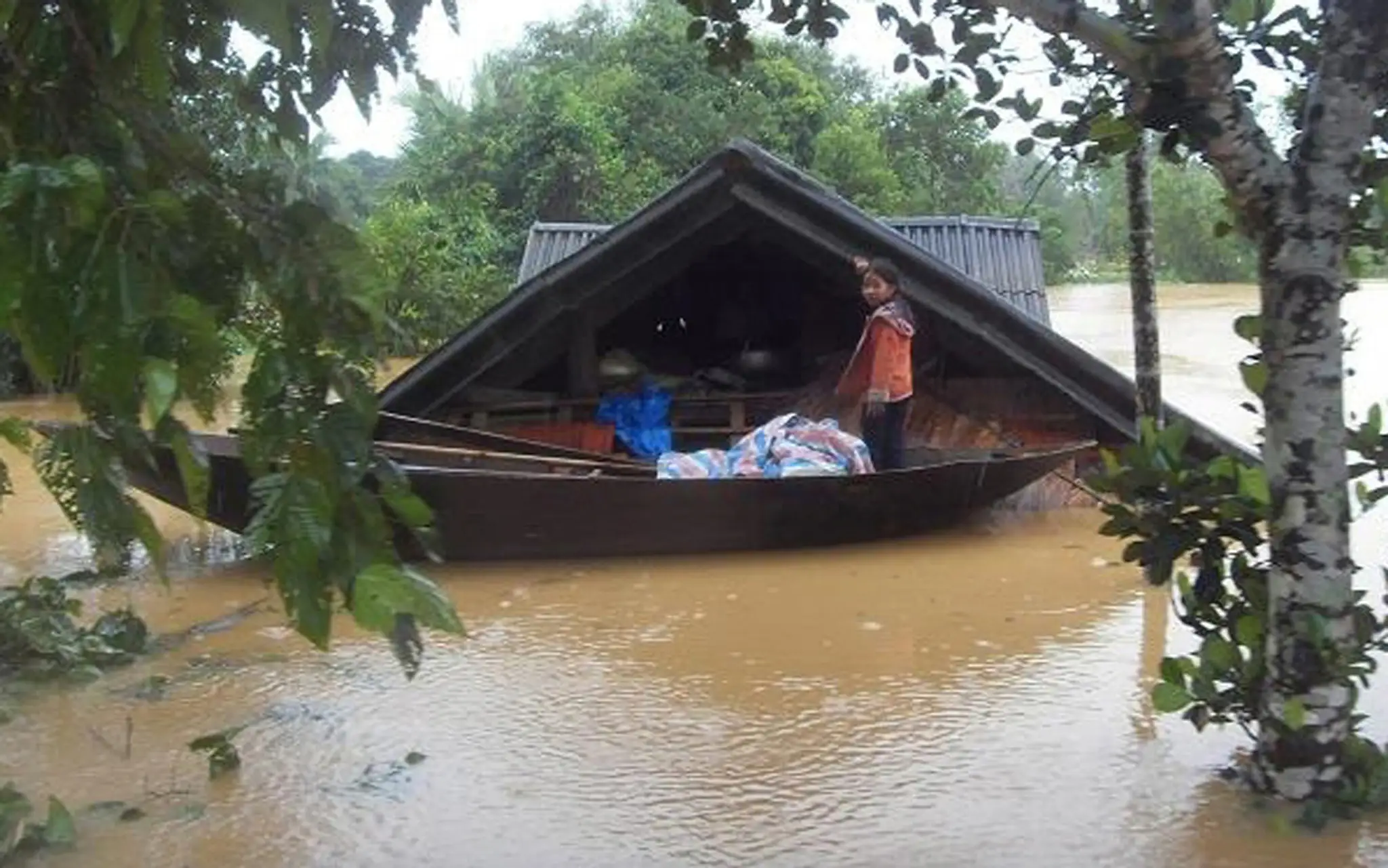 20101005_095626_Vietnam_Floods_HAN1010131587.jpg