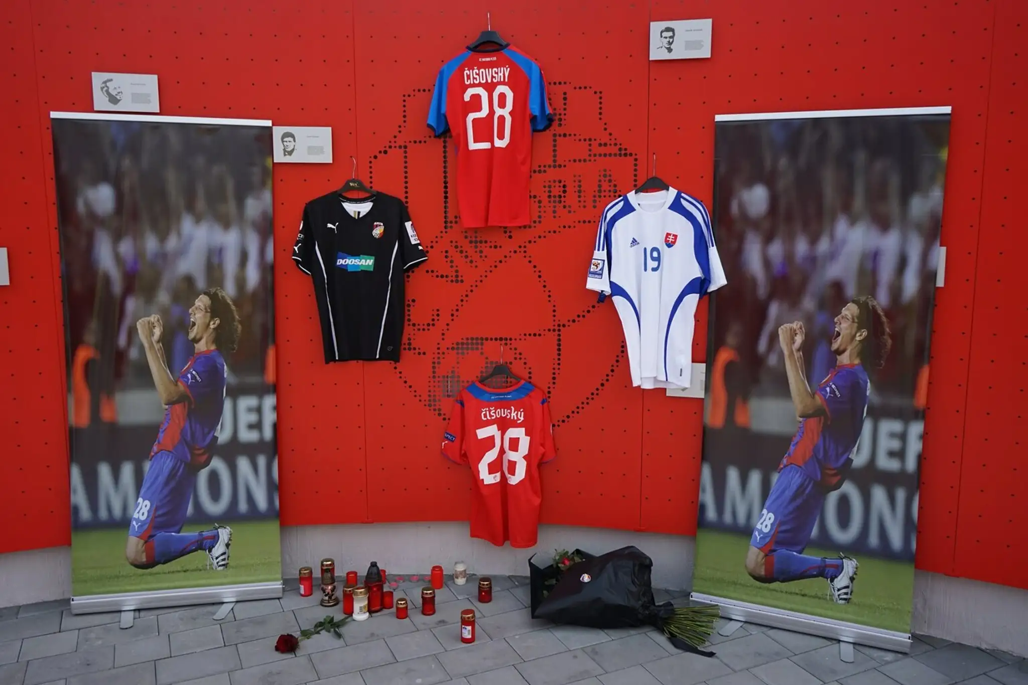 Minútou ticha si Čišovského pripomenuli vo všetkých nedeľňajších zápasoch najvyššej českej súťaže.