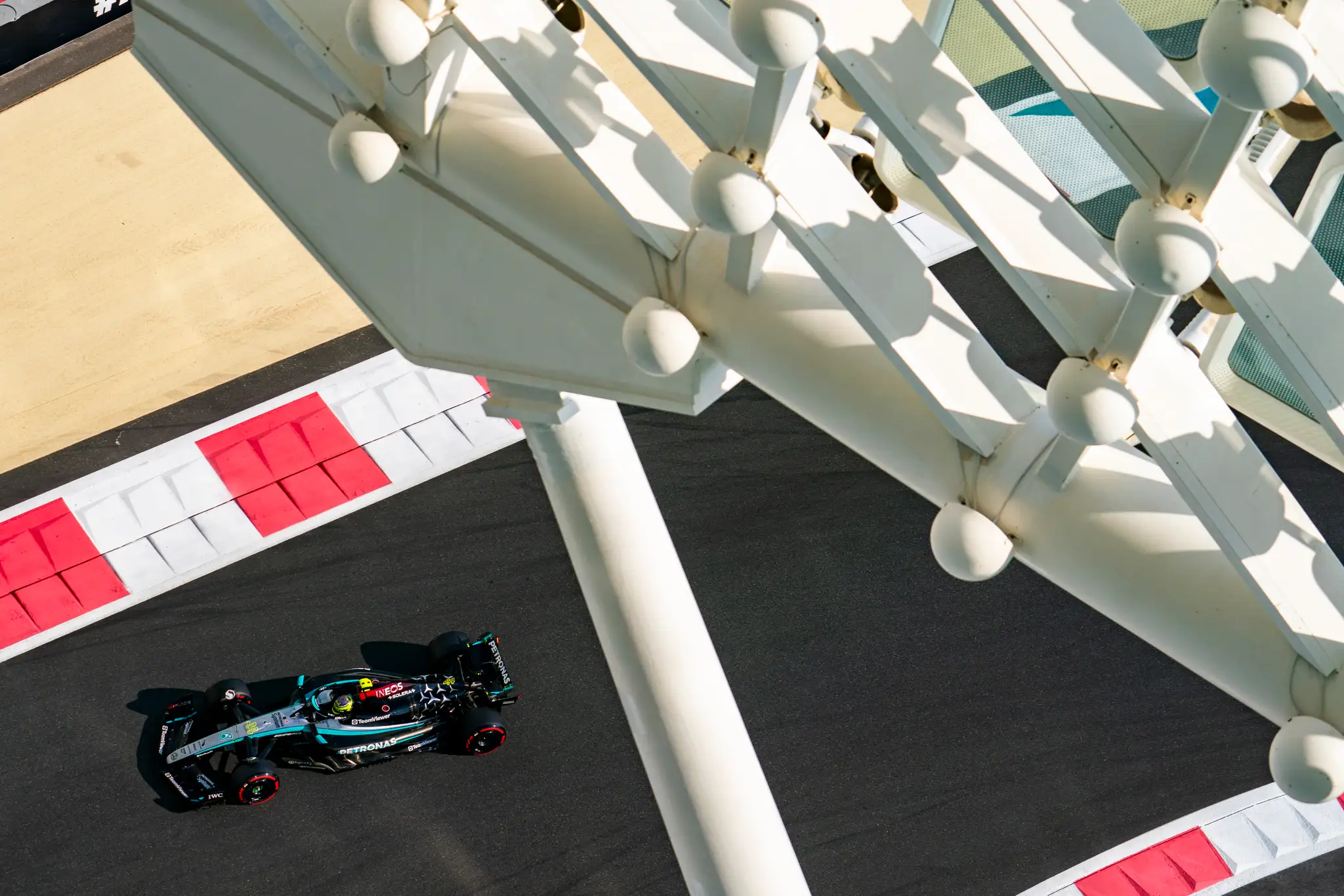 Lewis Hamilton na Mercedese.