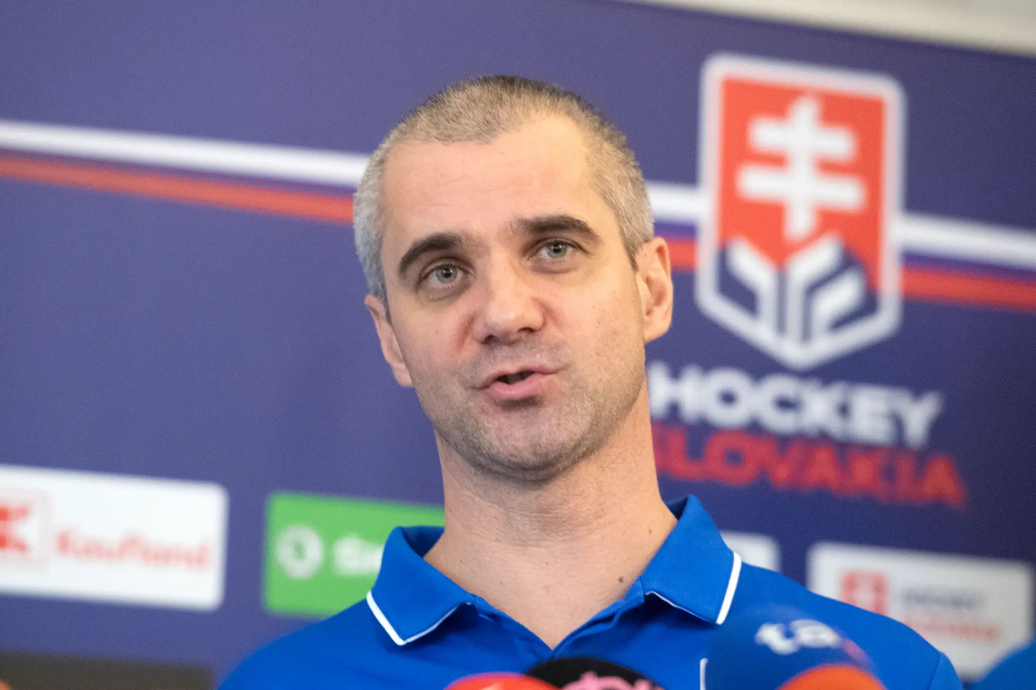 Na snímke hlavný tréner slovenskej hokejovej reprezentácie do 20 rokov Ivan Feneš.