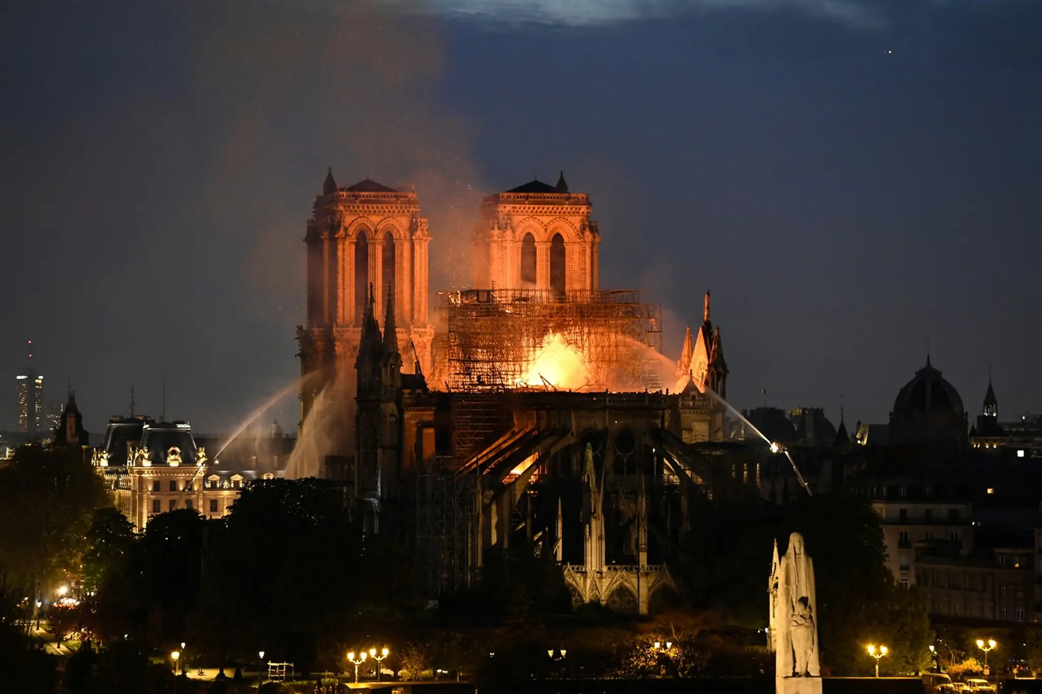 Požiar katedrály Notre-Dame