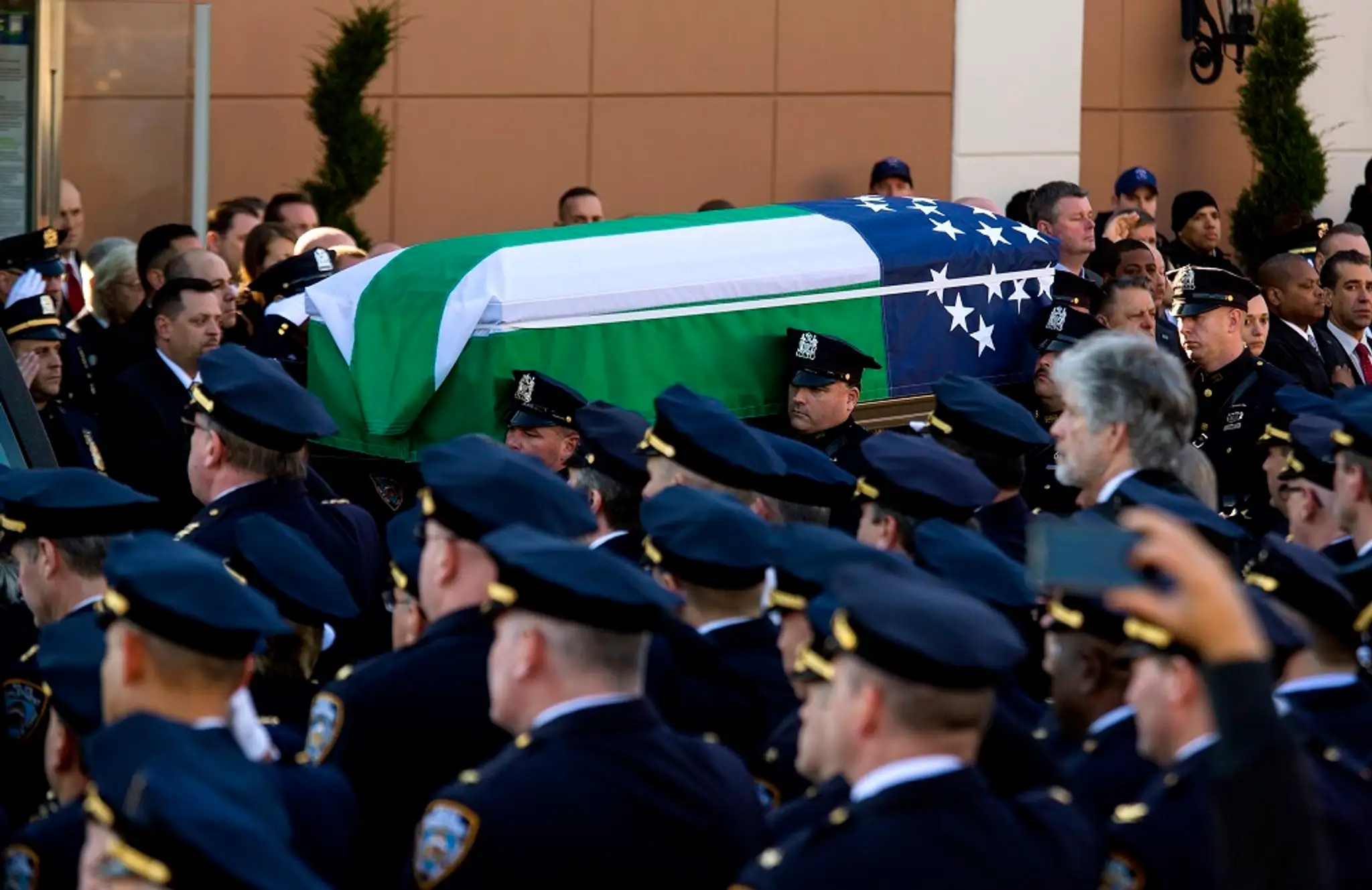 Pohreb zastreleného policajta v New Yorku.