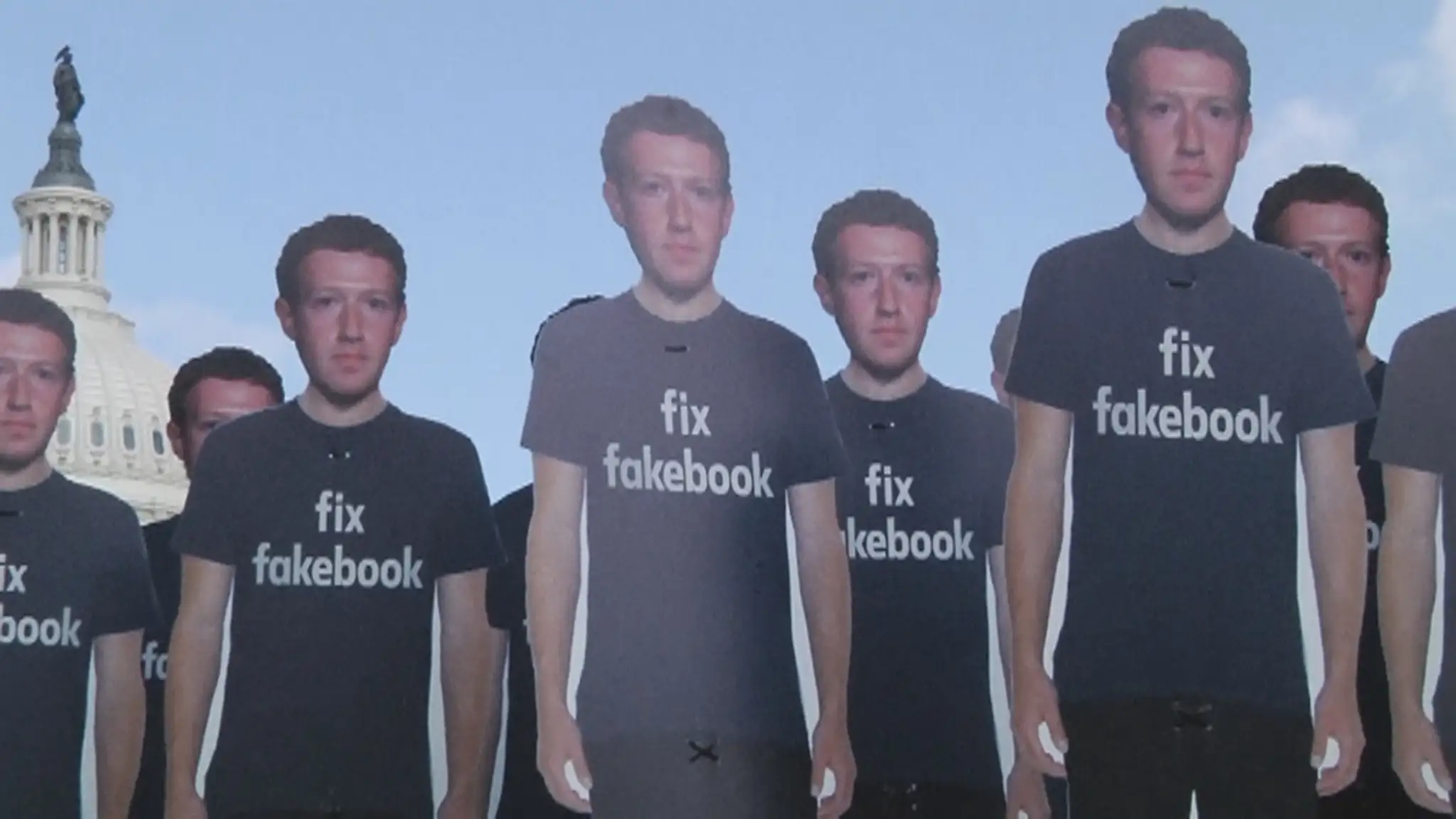 Šéf Facebooku musel po škandále vysvetľovať, ako plánuje chrániť súkromie užívateľov. 