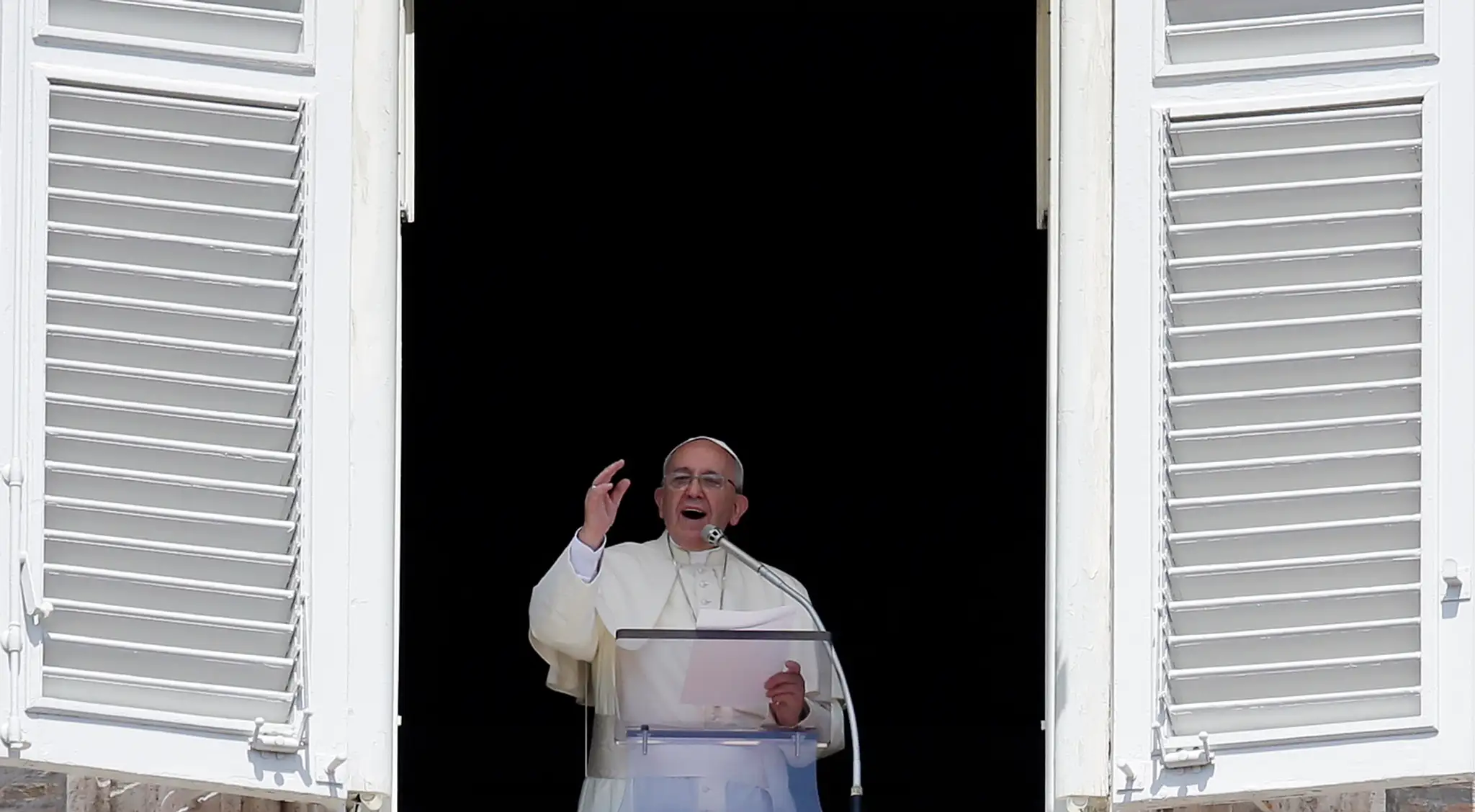 Vatican_Pope-31582706ad51400f8ee3707f396dac96.JPEG