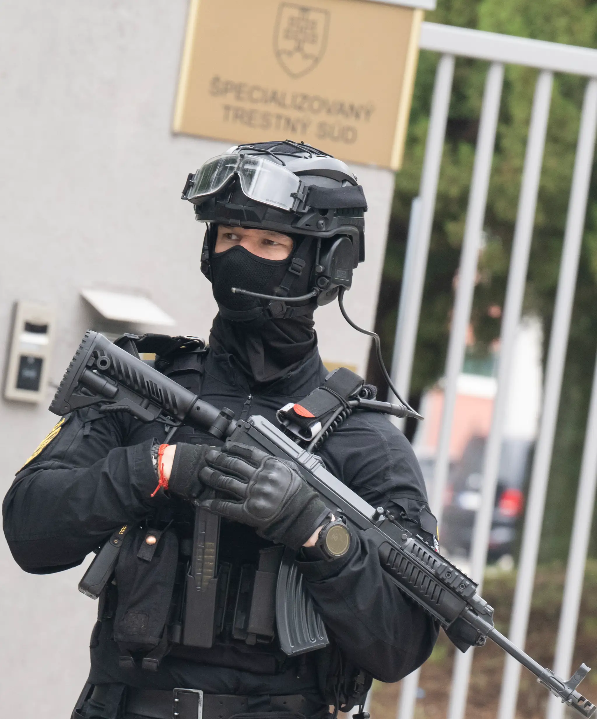 Príslušník Pohotovostného policajného útvaru
