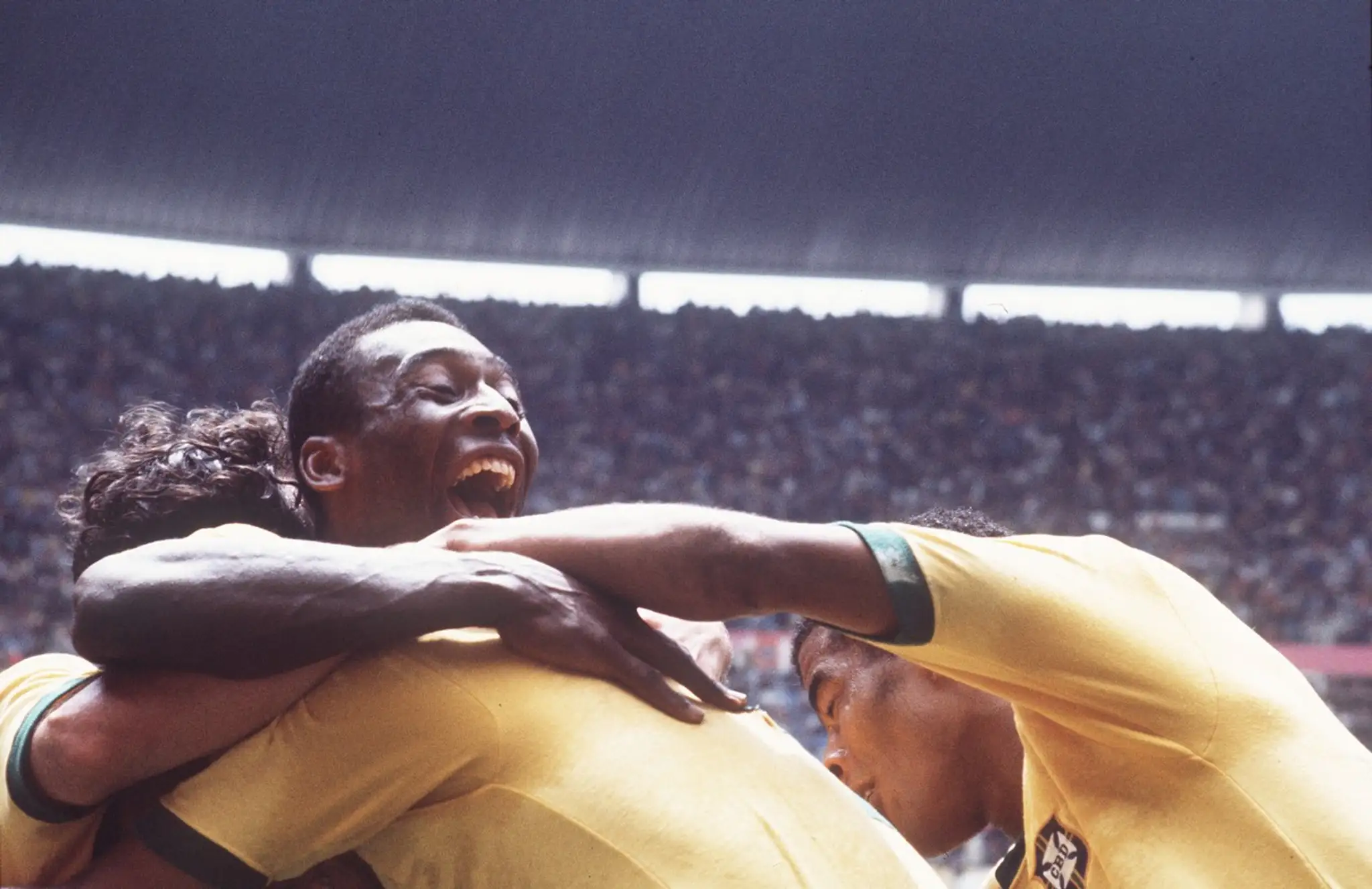 Pelé sa teší z gólu vo finále MS 1970 v Mexiku.
