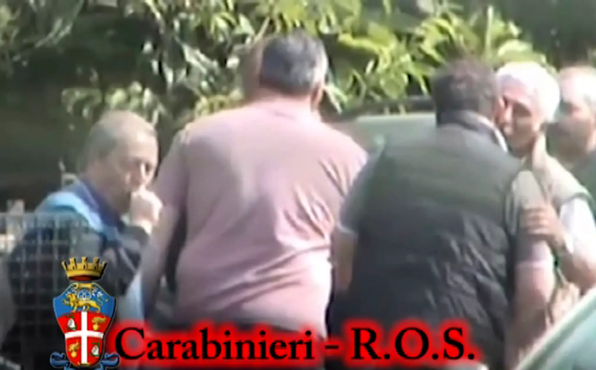 Na videosnímke ľudia identifikovaní políciou ako členovia zločineckej organizácie Ndrangheta.