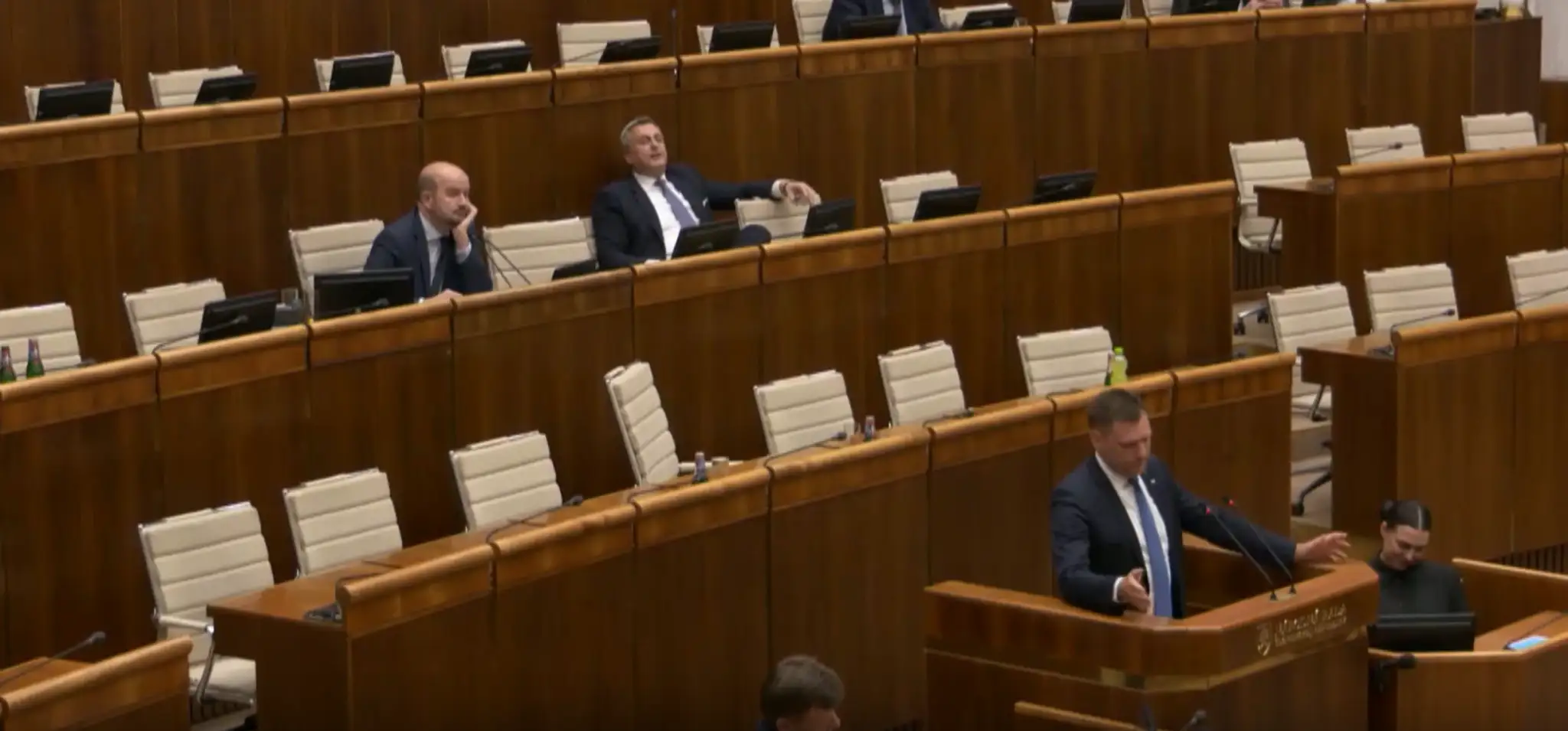 Počas odvolávania Tarabu.