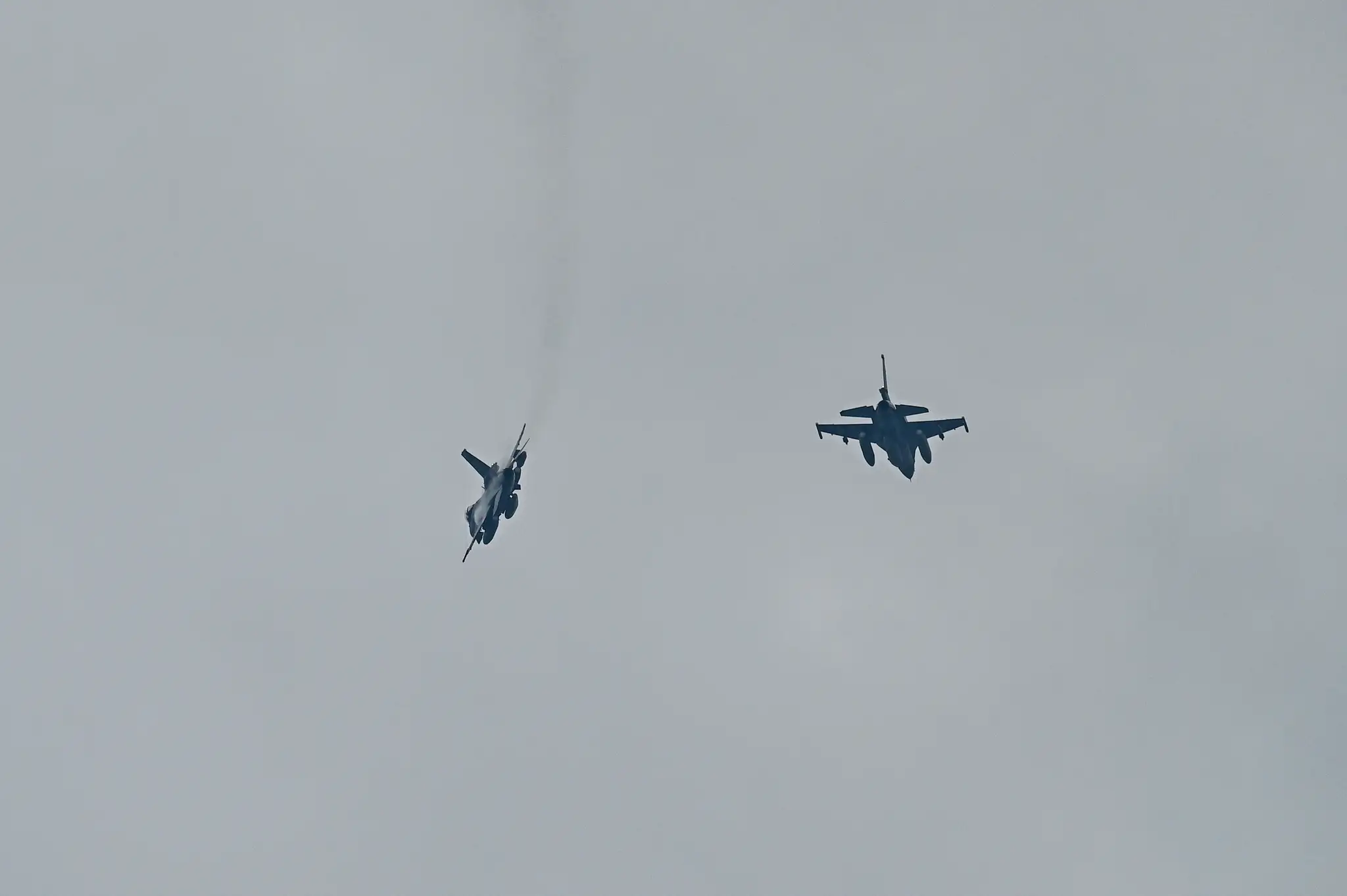 Na Slovensku pristáli ďalšie dve stíhačky F-16