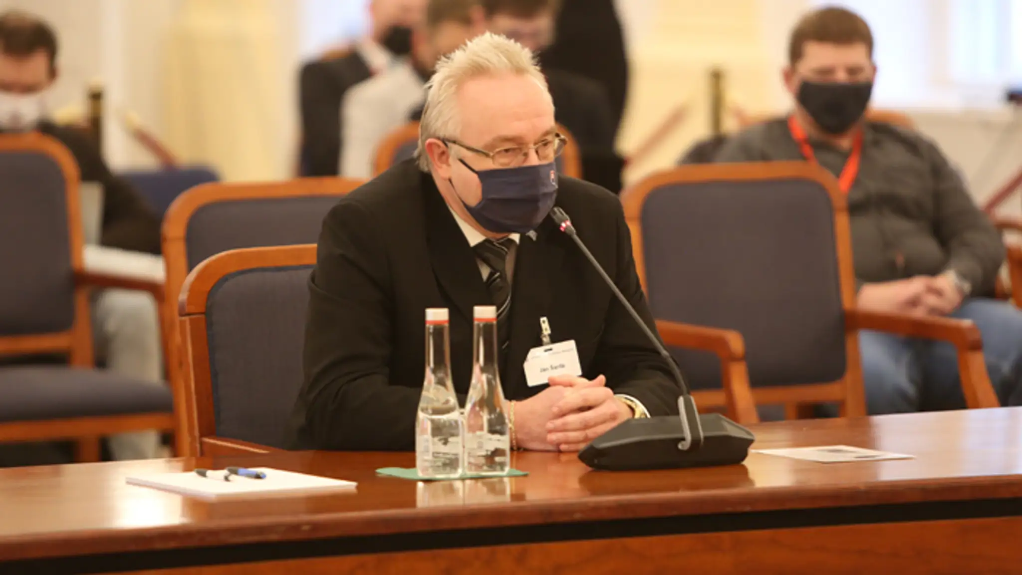 Statočný a krásna: 86. a 87. epizóda