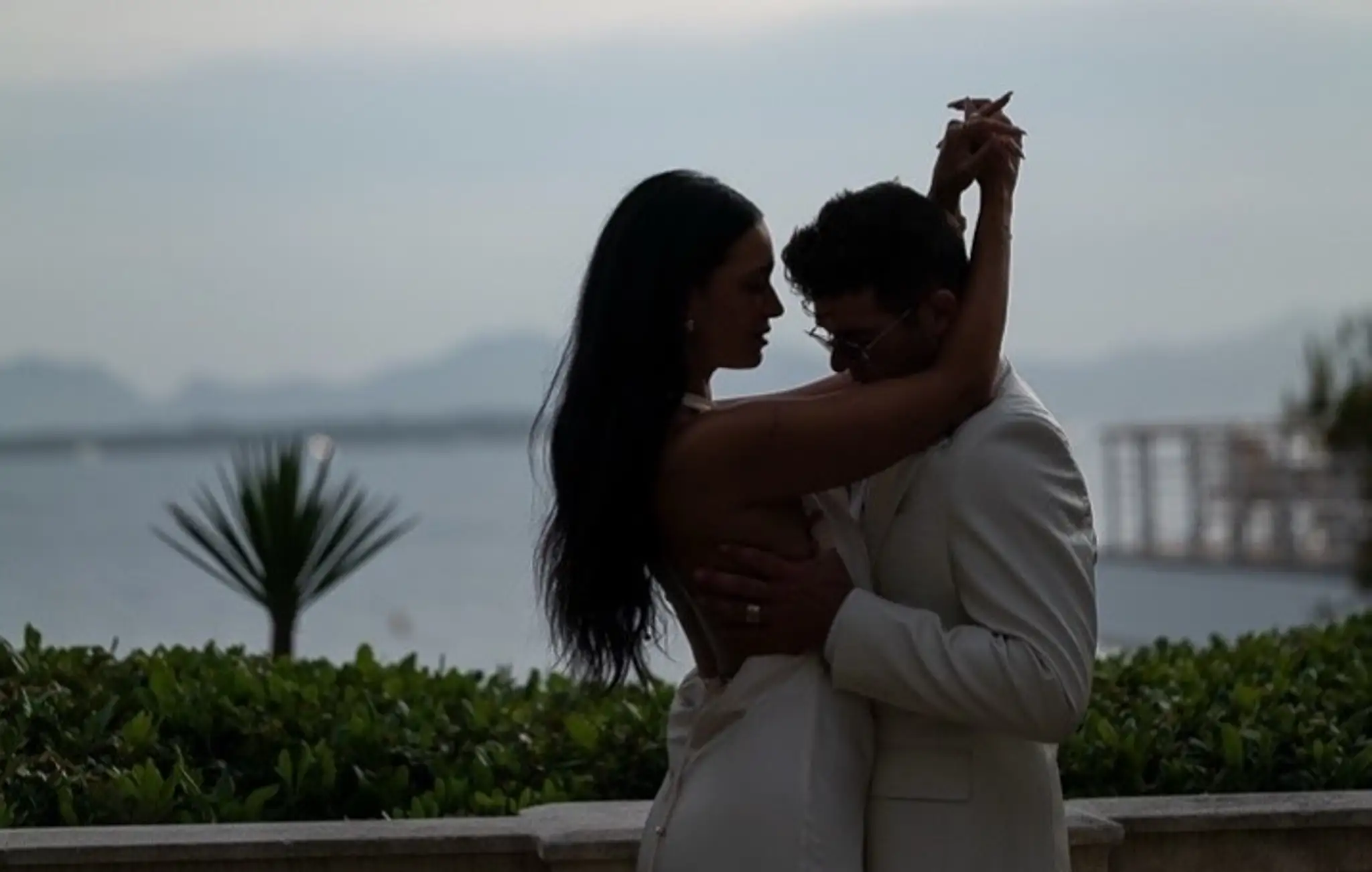 April Love Geary a Robin Thicke