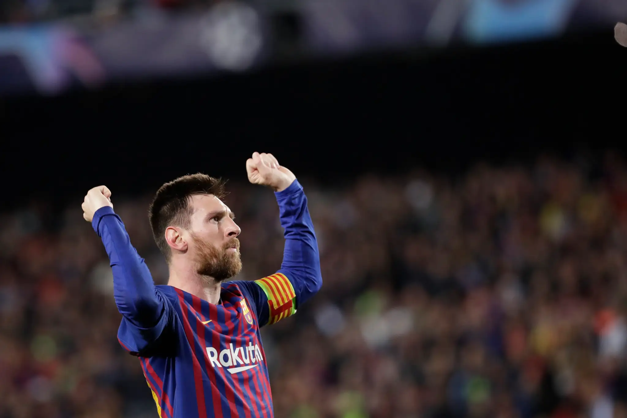 Luis Suárez z Barcelony oslavuje gól v prvom semifinále LM proti Liverpoolu.
