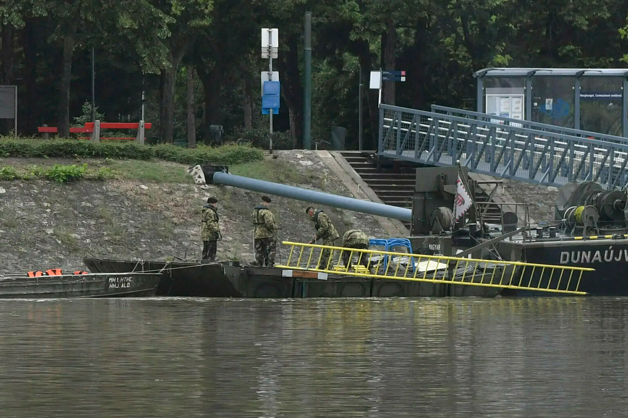 V Budapešti sa potopila výletná loď