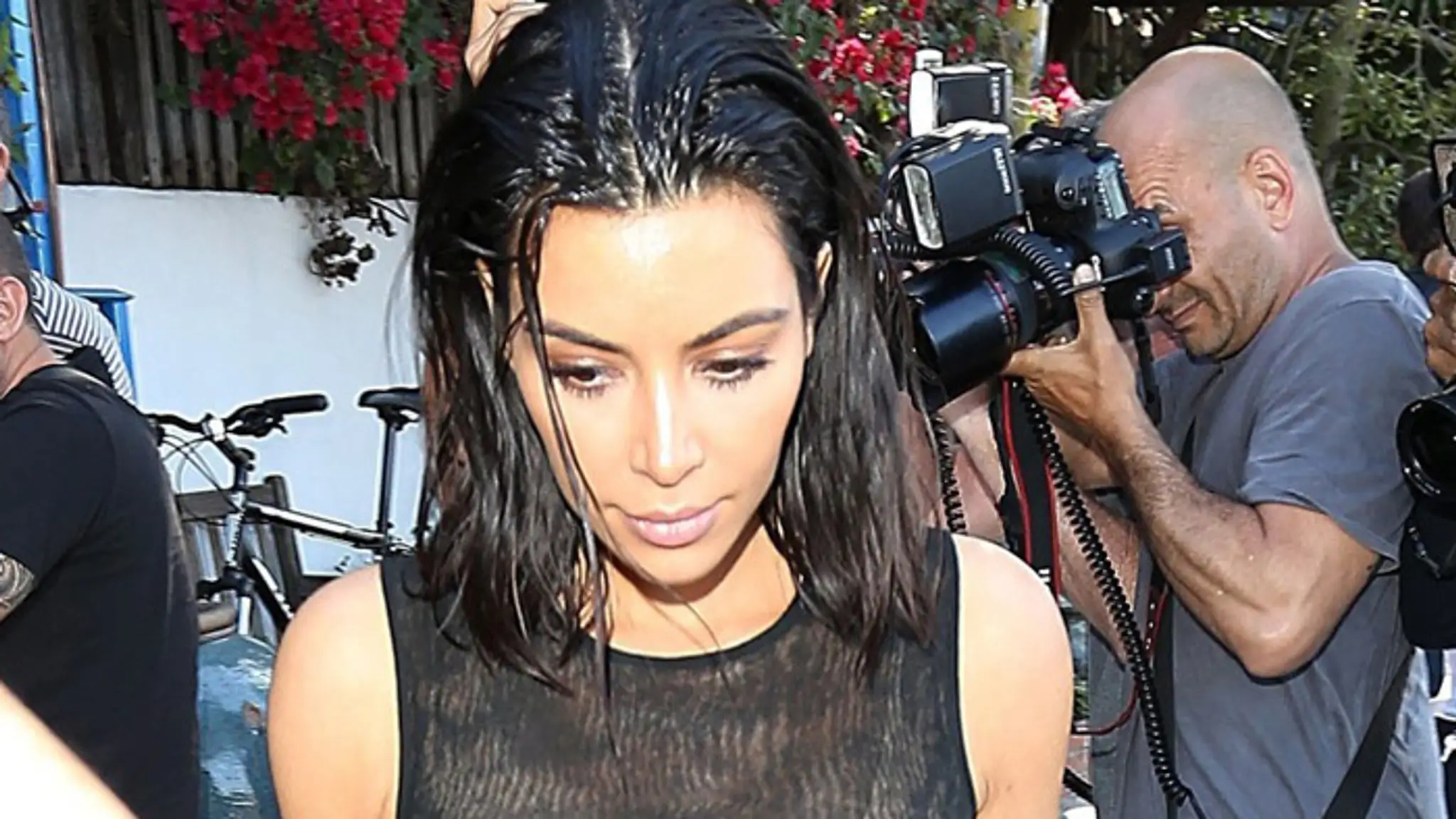 Kim Kardashian pohoršila katolíkov. Pre jeden detail na minišatách