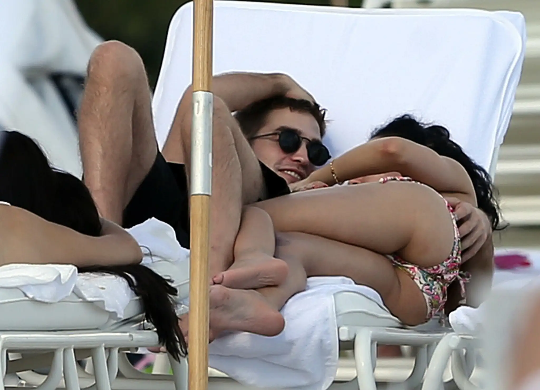Robert Pattinson s priateľkou FKA Twigs.