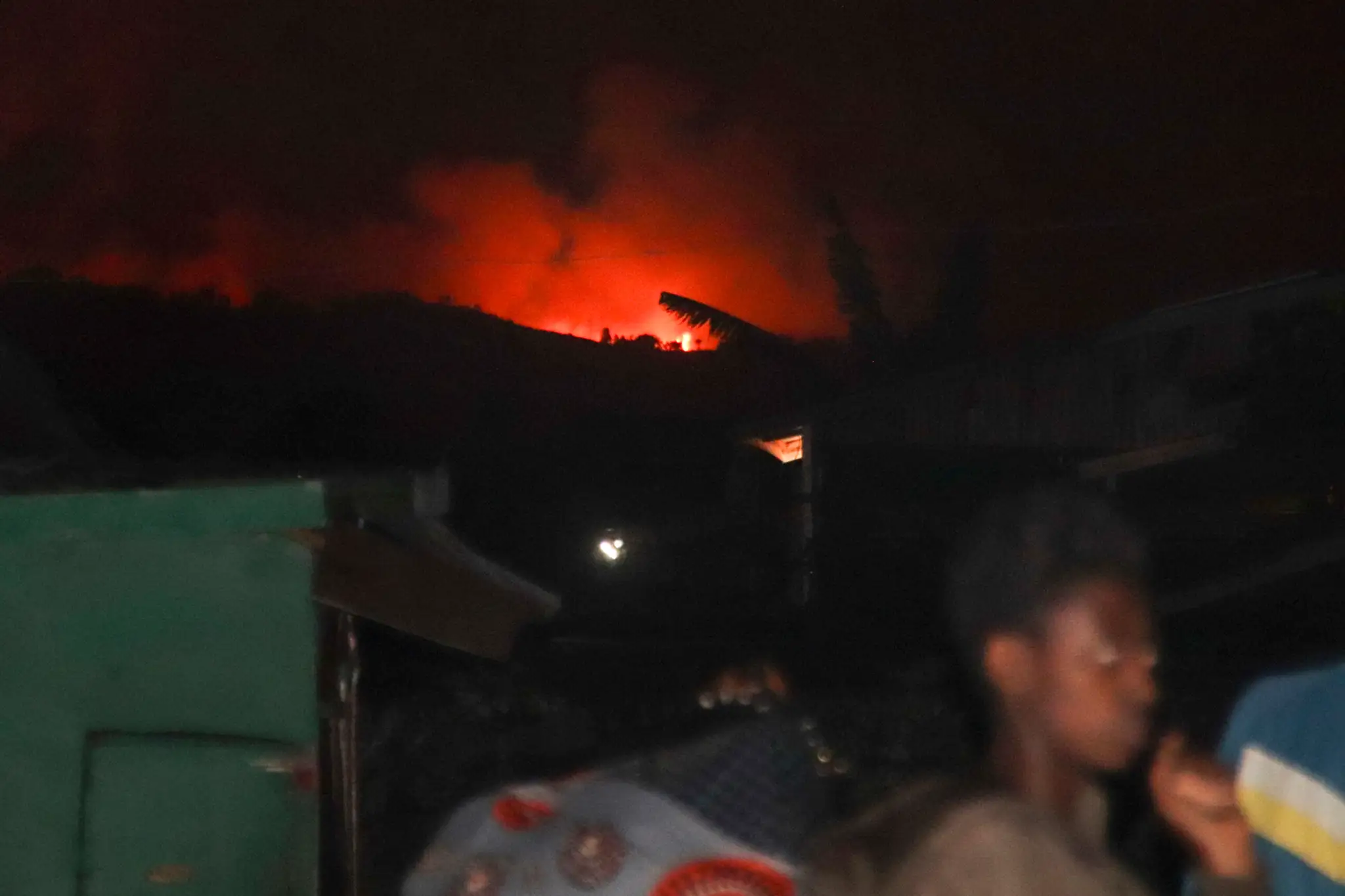 Erupcia sopky Nyiragongo ohrozuje neďaleké mesto Goma, kde vyteká láva